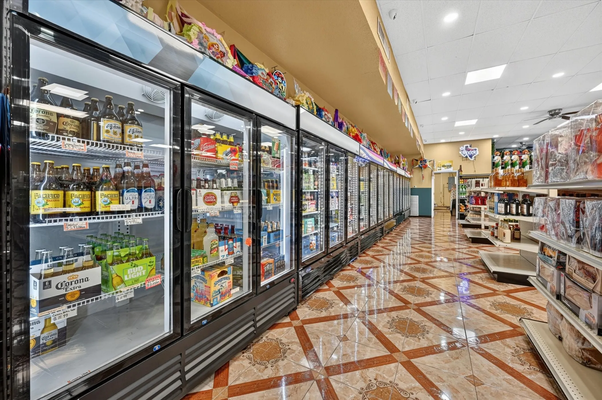 Retail For Sale in Tarrant County , 5115 Wellview Avenue, Fort Worth, Texas 76115, 0, 0, Garage spaces, 0 Sqft, built in 1962, Price $900,000, mls#21346357, Real Estate Agent in Fort Worth, Homes For Sale in Tarrant county, Homes For Sale in Fort Worth, Realtor in Fort Worth Texas, Real Estate Brokerage Independent Realty Texas, Luminita Cordes Realtor