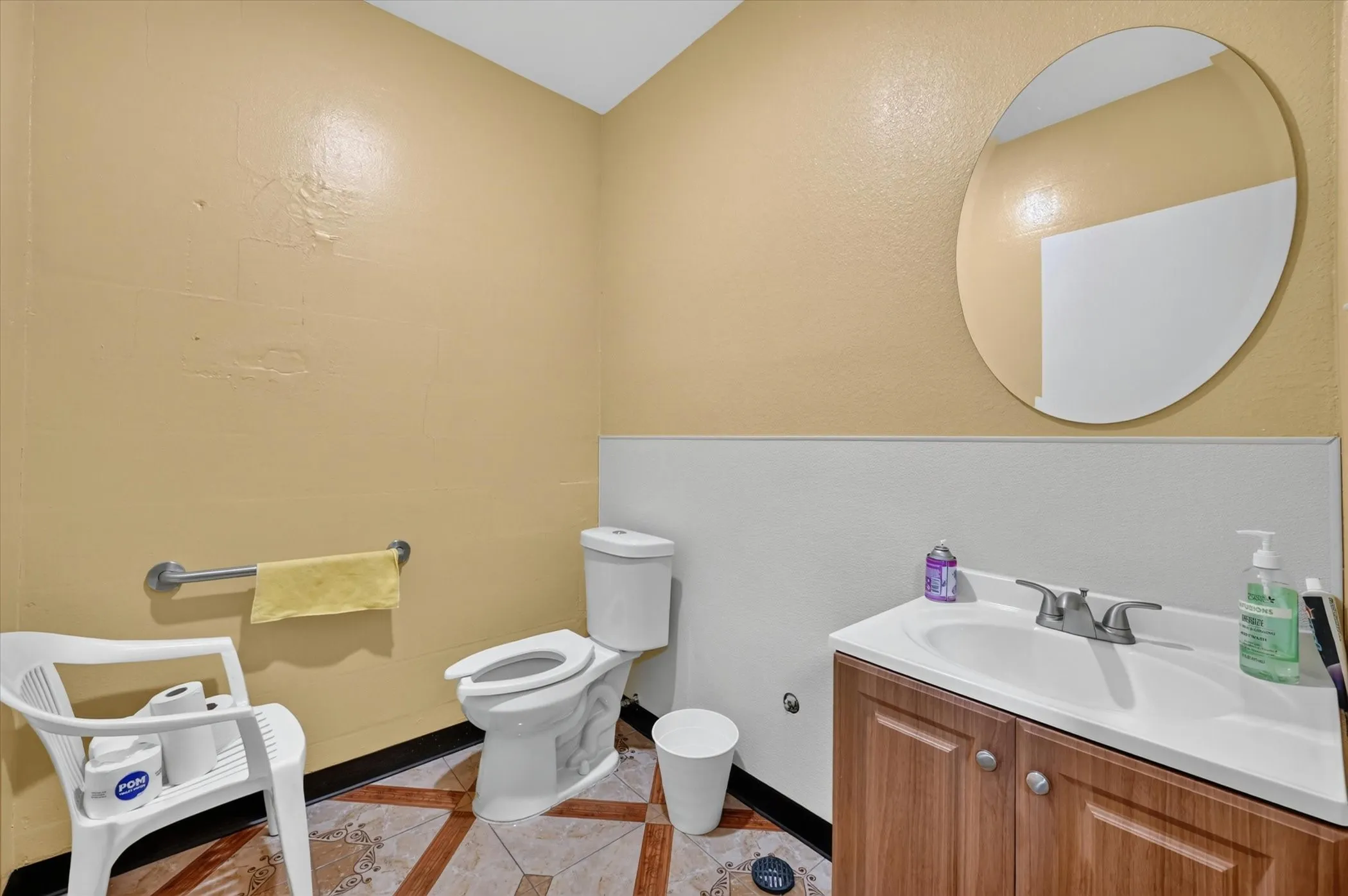 Retail For Sale in Tarrant County , 5115 Wellview Avenue, Fort Worth, Texas 76115, 0, 0, Garage spaces, 0 Sqft, built in 1962, Price $900,000, mls#21346357, Real Estate Agent in Fort Worth, Homes For Sale in Tarrant county, Homes For Sale in Fort Worth, Realtor in Fort Worth Texas, Real Estate Brokerage Independent Realty Texas, Luminita Cordes Realtor