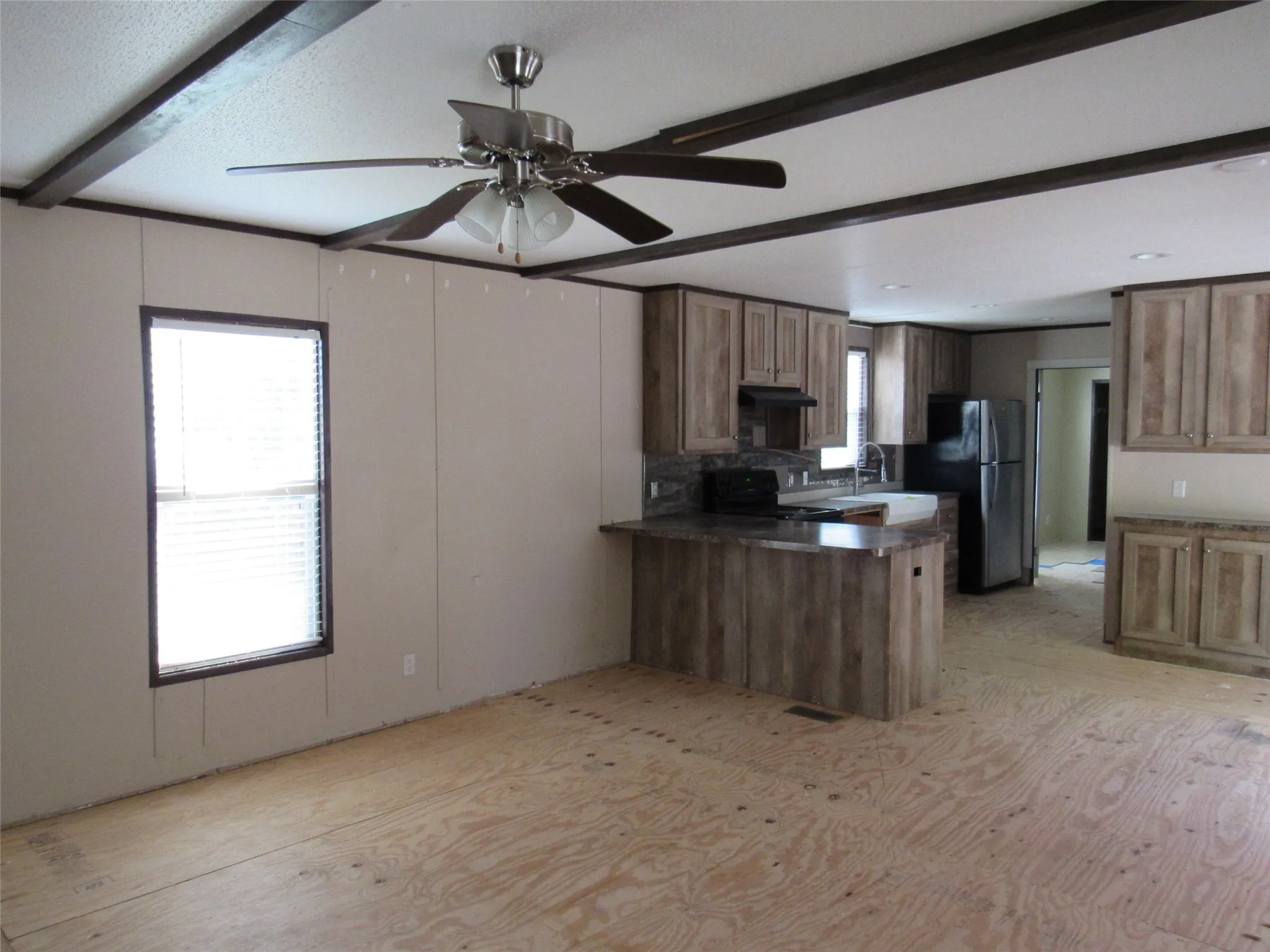 Mobile Home For Sale in Hill County , 144 9th Street, Whitney, Texas 76692, 3 Bedroom, 2 Bathroom, Garage spaces, 1,216 Sqft, built in 2017, mls#21346584, Real Estate Agent in Whitney, Homes For Sale in Hill county, Homes For Sale in Whitney, Realtor in Whitney Texas, Real Estate Brokerage Independent Realty Texas, Luminita Cordes Realtor
