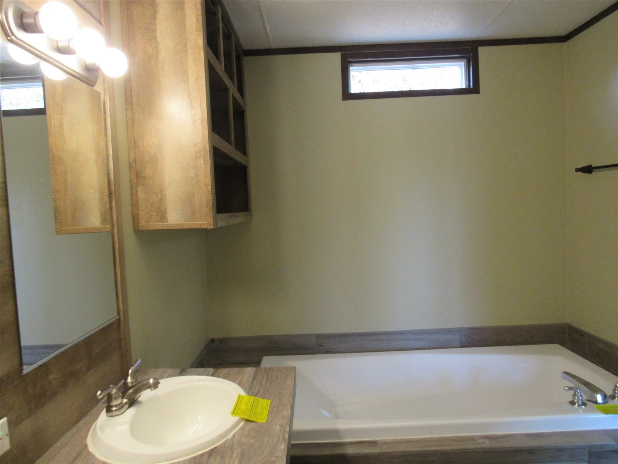 Mobile Home For Sale in Hill County , 144 9th Street, Whitney, Texas 76692, 3 Bedroom, 2 Bathroom, Garage spaces, 1,216 Sqft, built in 2017, mls#21346584, Real Estate Agent in Whitney, Homes For Sale in Hill county, Homes For Sale in Whitney, Realtor in Whitney Texas, Real Estate Brokerage Independent Realty Texas, Luminita Cordes Realtor
