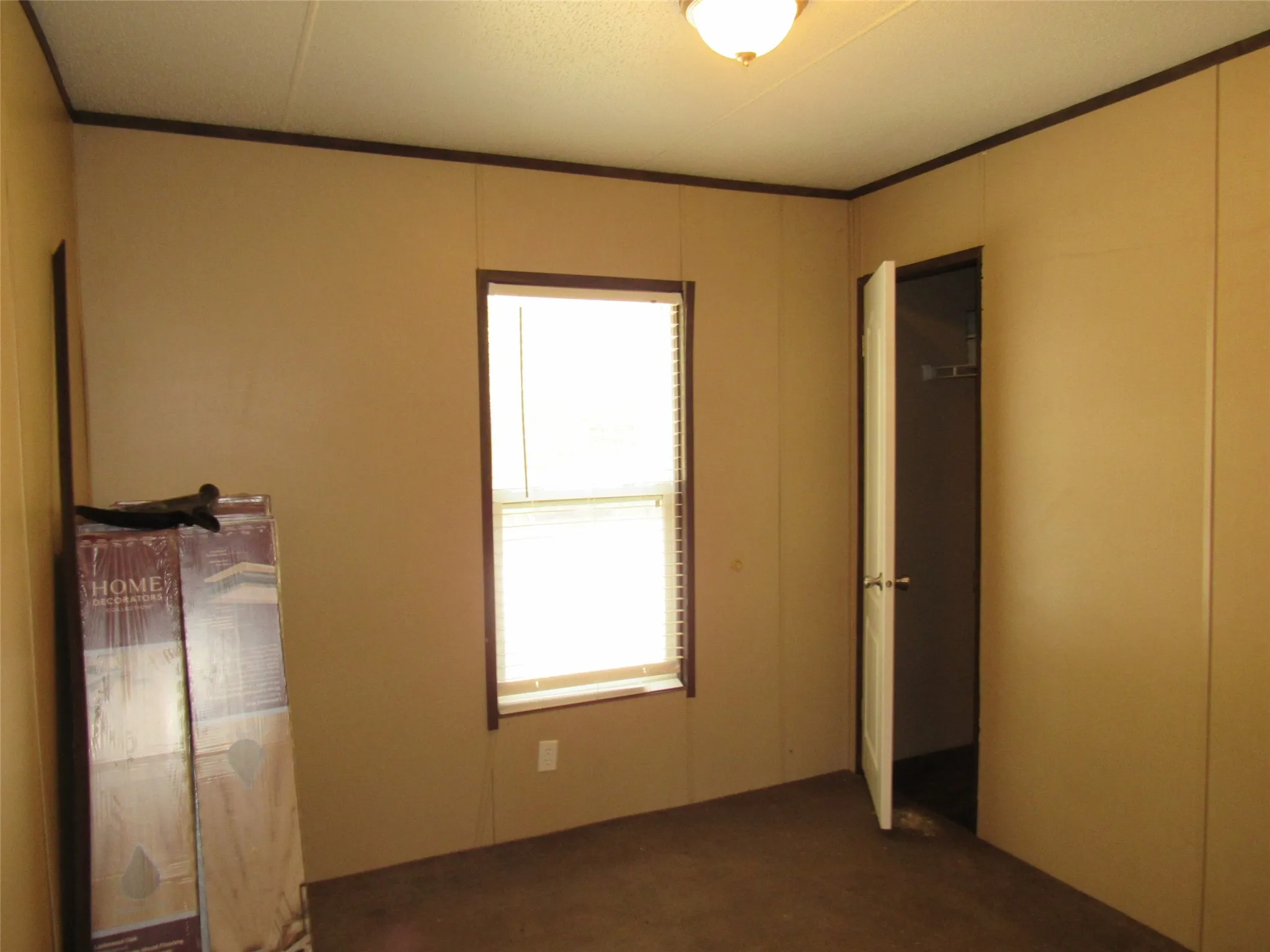 Mobile Home For Sale in Hill County , 144 9th Street, Whitney, Texas 76692, 3 Bedroom, 2 Bathroom, Garage spaces, 1,216 Sqft, built in 2017, mls#21346584, Real Estate Agent in Whitney, Homes For Sale in Hill county, Homes For Sale in Whitney, Realtor in Whitney Texas, Real Estate Brokerage Independent Realty Texas, Luminita Cordes Realtor