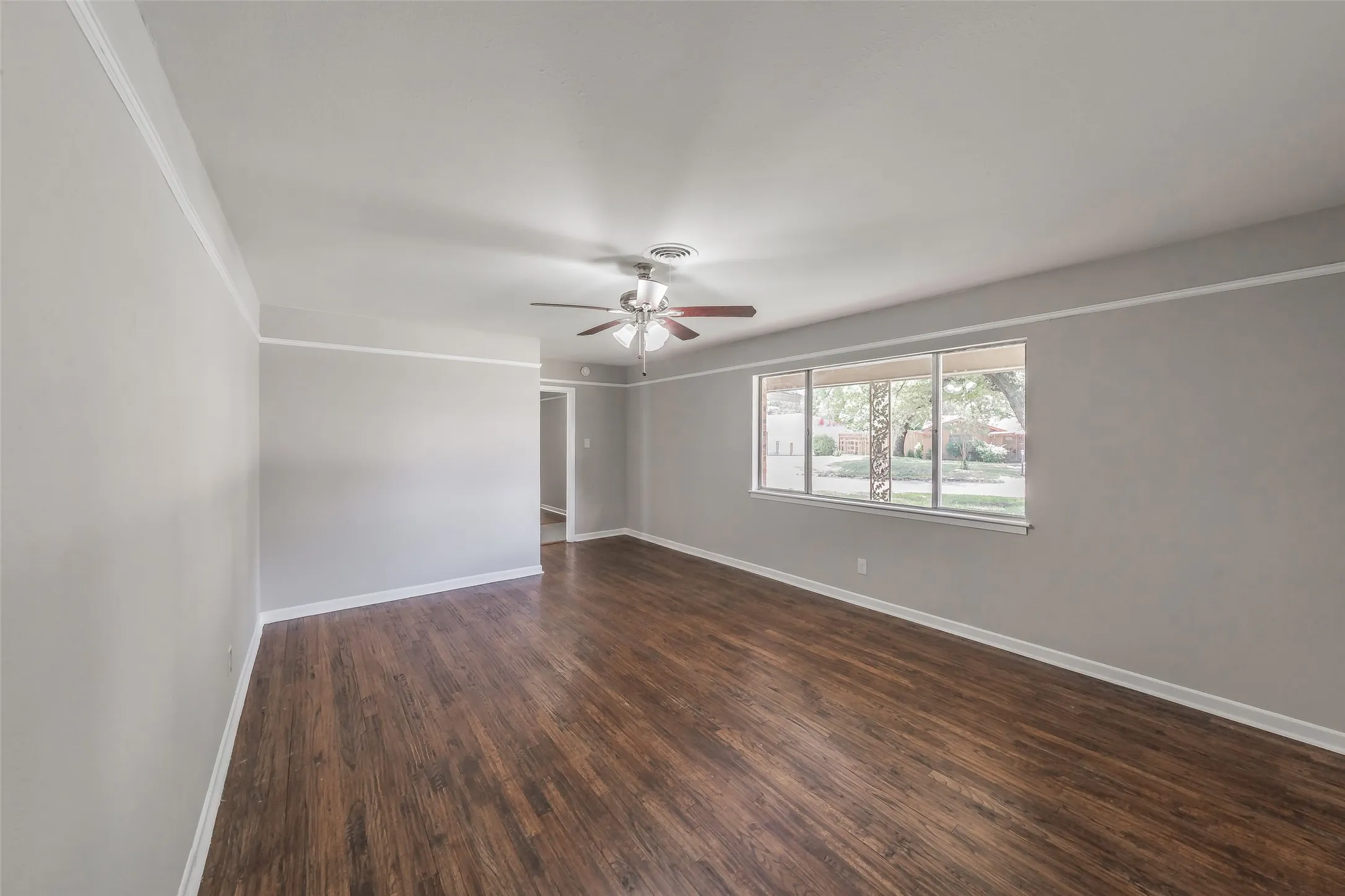 Single Family Residence For Sale in Tarrant County , 6721 Cylinda Sue Circle, North Richland Hills, Texas 76180, 3 Bedroom, 2 Bathroom, 2 Garage spaces, 1,578 Sqft, built in 1958, mls#21346581, Real Estate Agent in North Richland Hills, Homes For Sale in Tarrant county, Homes For Sale in North Richland Hills, Realtor in North Richland Hills Texas, Real Estate Brokerage Independent Realty Texas, Luminita Cordes Realtor