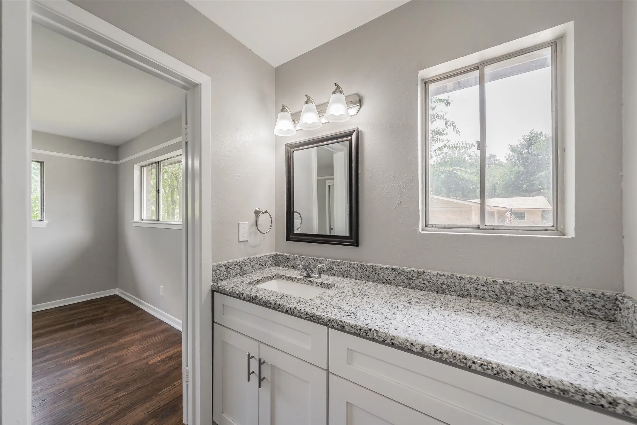 Single Family Residence For Sale in Tarrant County , 6721 Cylinda Sue Circle, North Richland Hills, Texas 76180, 3 Bedroom, 2 Bathroom, 2 Garage spaces, 1,578 Sqft, built in 1958, mls#21346581, Real Estate Agent in North Richland Hills, Homes For Sale in Tarrant county, Homes For Sale in North Richland Hills, Realtor in North Richland Hills Texas, Real Estate Brokerage Independent Realty Texas, Luminita Cordes Realtor