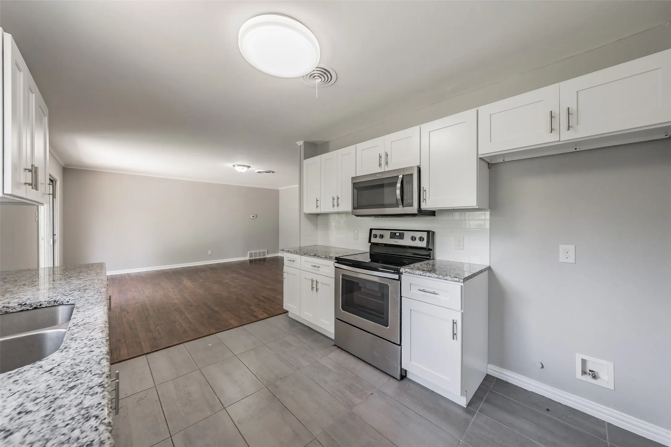 Single Family Residence For Sale in Tarrant County , 6721 Cylinda Sue Circle, North Richland Hills, Texas 76180, 3 Bedroom, 2 Bathroom, 2 Garage spaces, 1,578 Sqft, built in 1958, mls#21346581, Real Estate Agent in North Richland Hills, Homes For Sale in Tarrant county, Homes For Sale in North Richland Hills, Realtor in North Richland Hills Texas, Real Estate Brokerage Independent Realty Texas, Luminita Cordes Realtor