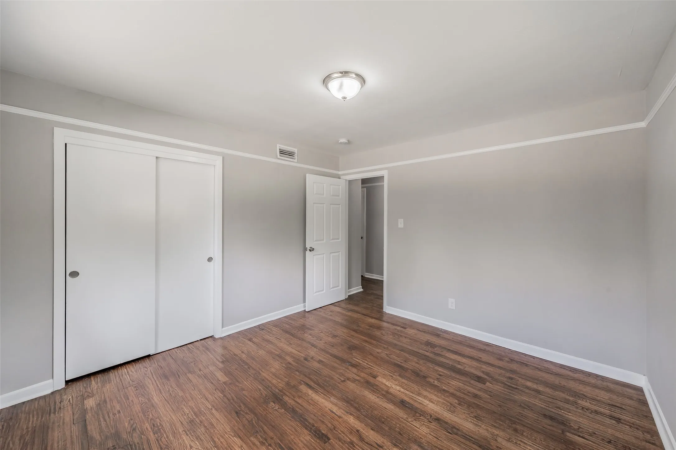 Single Family Residence For Sale in Tarrant County , 6721 Cylinda Sue Circle, North Richland Hills, Texas 76180, 3 Bedroom, 2 Bathroom, 2 Garage spaces, 1,578 Sqft, built in 1958, mls#21346581, Real Estate Agent in North Richland Hills, Homes For Sale in Tarrant county, Homes For Sale in North Richland Hills, Realtor in North Richland Hills Texas, Real Estate Brokerage Independent Realty Texas, Luminita Cordes Realtor