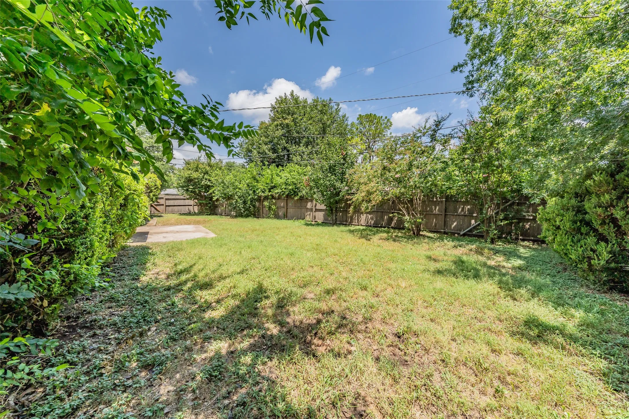 Single Family Residence For Sale in Tarrant County , 6721 Cylinda Sue Circle, North Richland Hills, Texas 76180, 3 Bedroom, 2 Bathroom, 2 Garage spaces, 1,578 Sqft, built in 1958, mls#21346581, Real Estate Agent in North Richland Hills, Homes For Sale in Tarrant county, Homes For Sale in North Richland Hills, Realtor in North Richland Hills Texas, Real Estate Brokerage Independent Realty Texas, Luminita Cordes Realtor