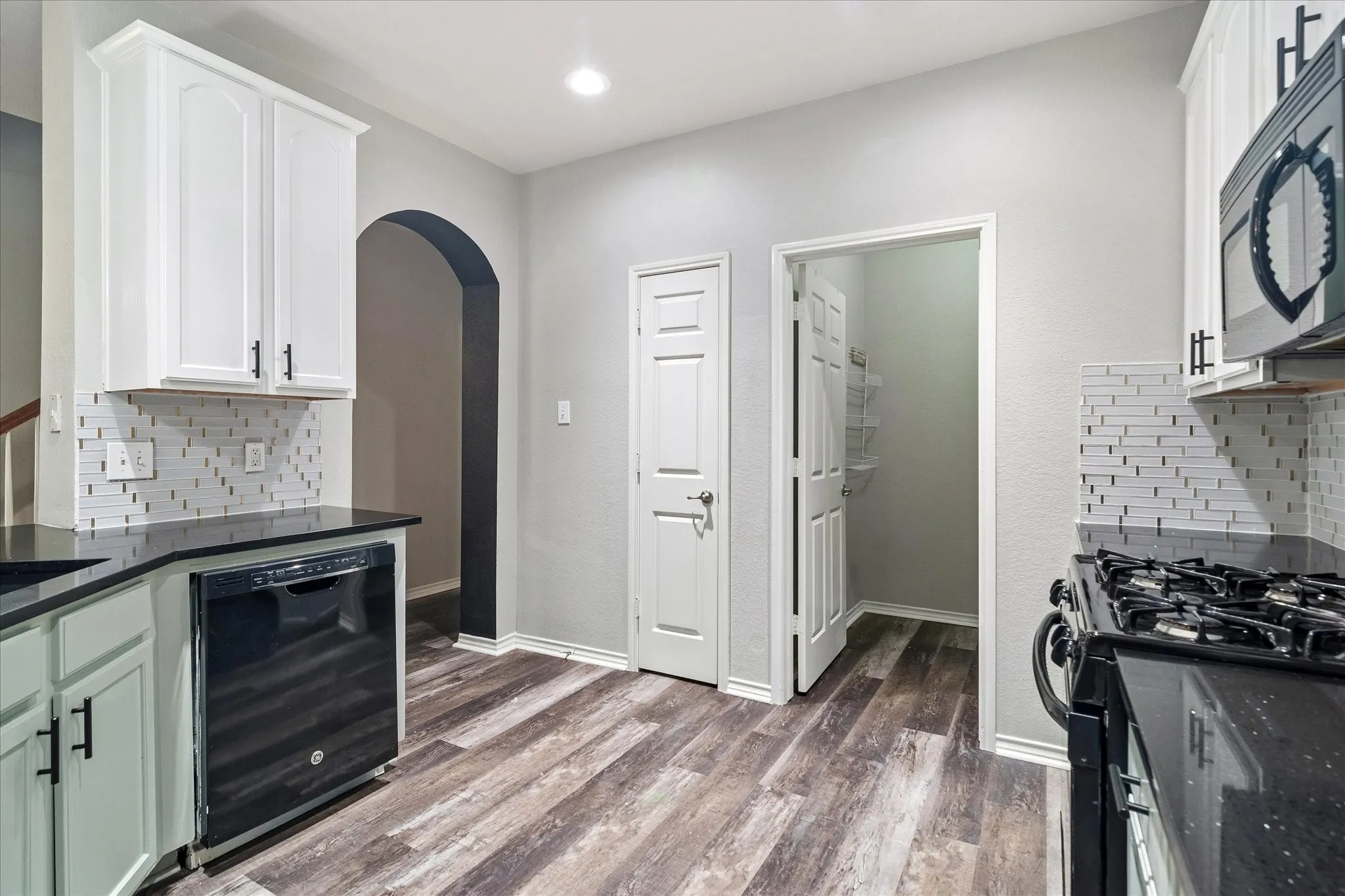 Single Family Residence For Sale in Denton County , 1145 King George Lane, Savannah, Texas 76227, 3 Bedroom, 3 Bathroom, 2 Garage spaces, 2,123 Sqft, built in 2008, mls#21346480, Real Estate Agent in Savannah, Homes For Sale in Denton county, Homes For Sale in Savannah, Realtor in Savannah Texas, Real Estate Brokerage Independent Realty Texas, Luminita Cordes Realtor