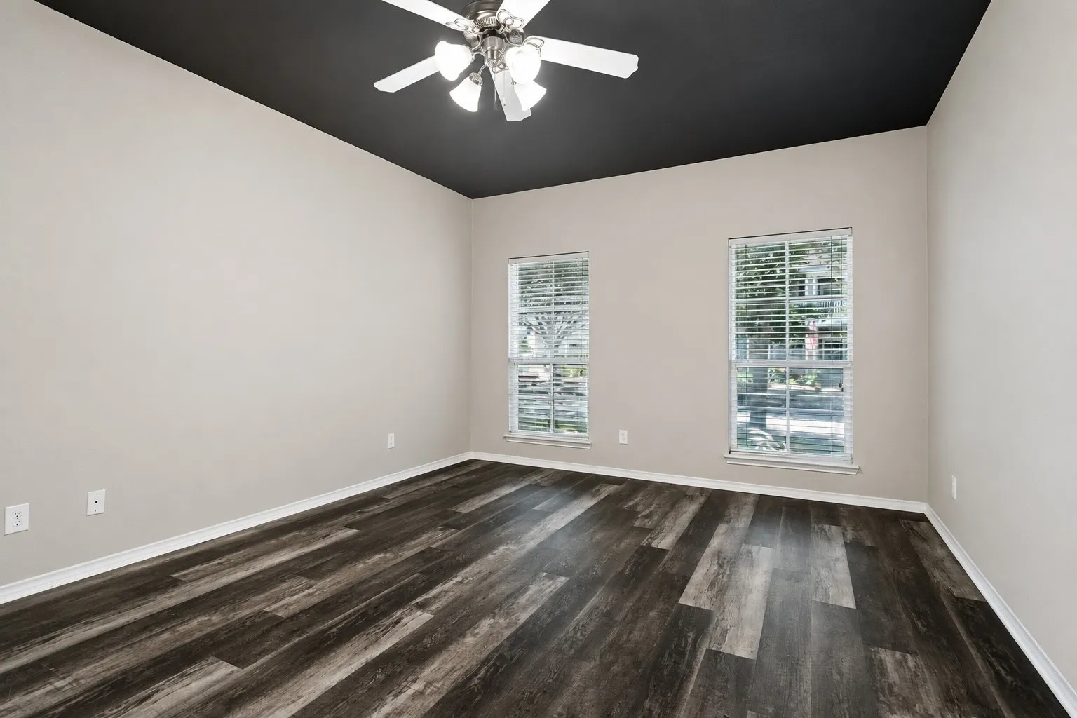 Single Family Residence For Sale in Denton County , 1145 King George Lane, Savannah, Texas 76227, 3 Bedroom, 3 Bathroom, 2 Garage spaces, 2,123 Sqft, built in 2008, mls#21346480, Real Estate Agent in Savannah, Homes For Sale in Denton county, Homes For Sale in Savannah, Realtor in Savannah Texas, Real Estate Brokerage Independent Realty Texas, Luminita Cordes Realtor