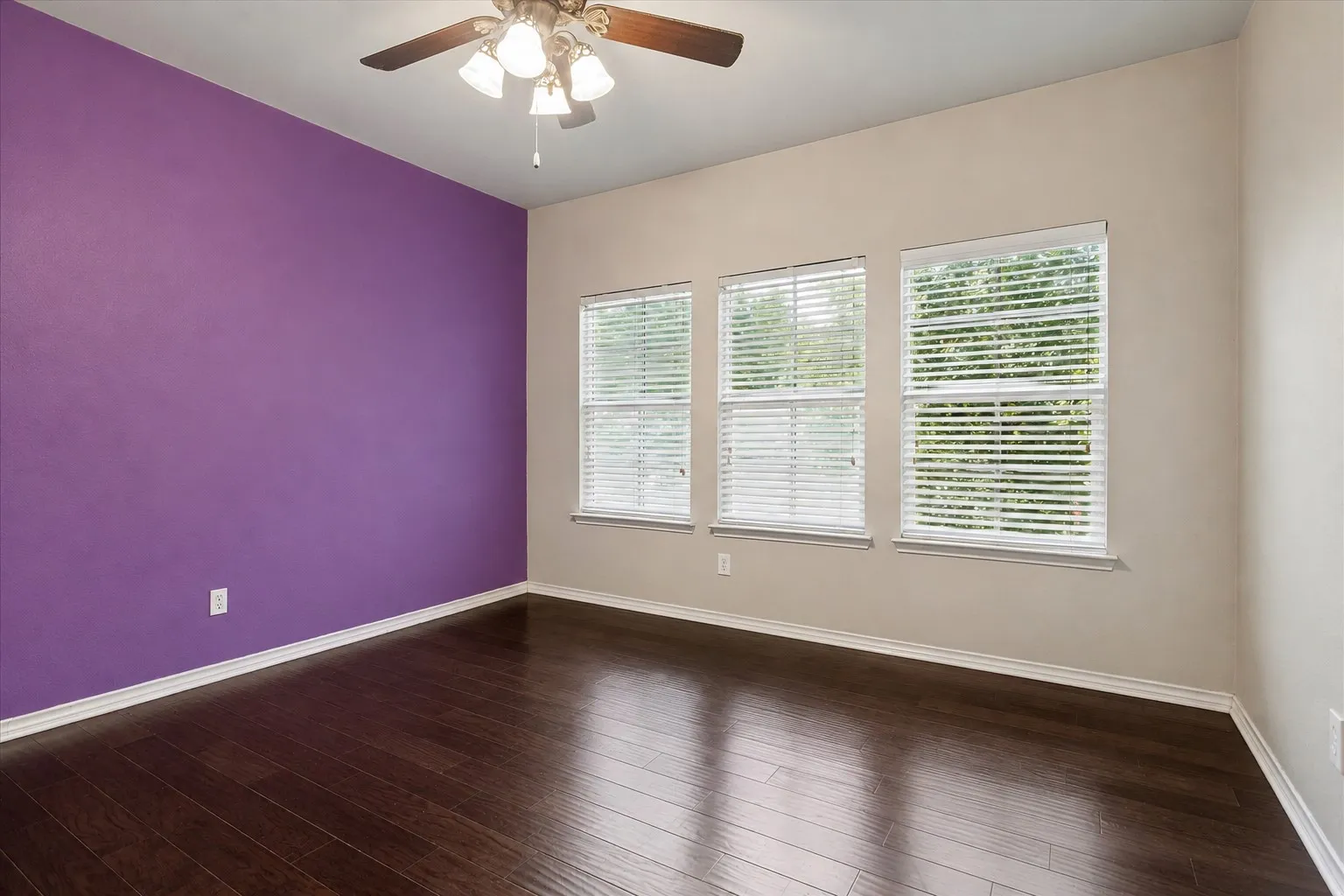 Single Family Residence For Sale in Denton County , 1145 King George Lane, Savannah, Texas 76227, 3 Bedroom, 3 Bathroom, 2 Garage spaces, 2,123 Sqft, built in 2008, mls#21346480, Real Estate Agent in Savannah, Homes For Sale in Denton county, Homes For Sale in Savannah, Realtor in Savannah Texas, Real Estate Brokerage Independent Realty Texas, Luminita Cordes Realtor