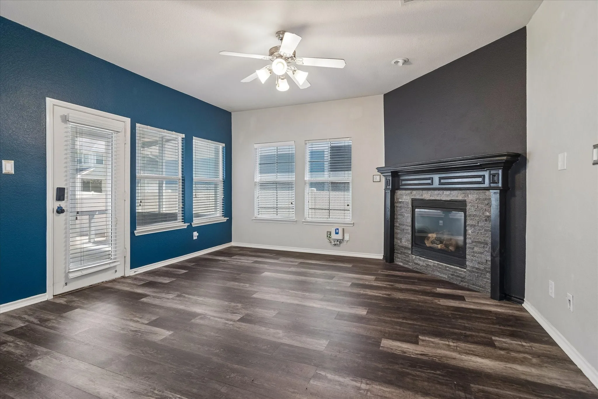 Single Family Residence For Sale in Denton County , 1145 King George Lane, Savannah, Texas 76227, 3 Bedroom, 3 Bathroom, 2 Garage spaces, 2,123 Sqft, built in 2008, mls#21346480, Real Estate Agent in Savannah, Homes For Sale in Denton county, Homes For Sale in Savannah, Realtor in Savannah Texas, Real Estate Brokerage Independent Realty Texas, Luminita Cordes Realtor