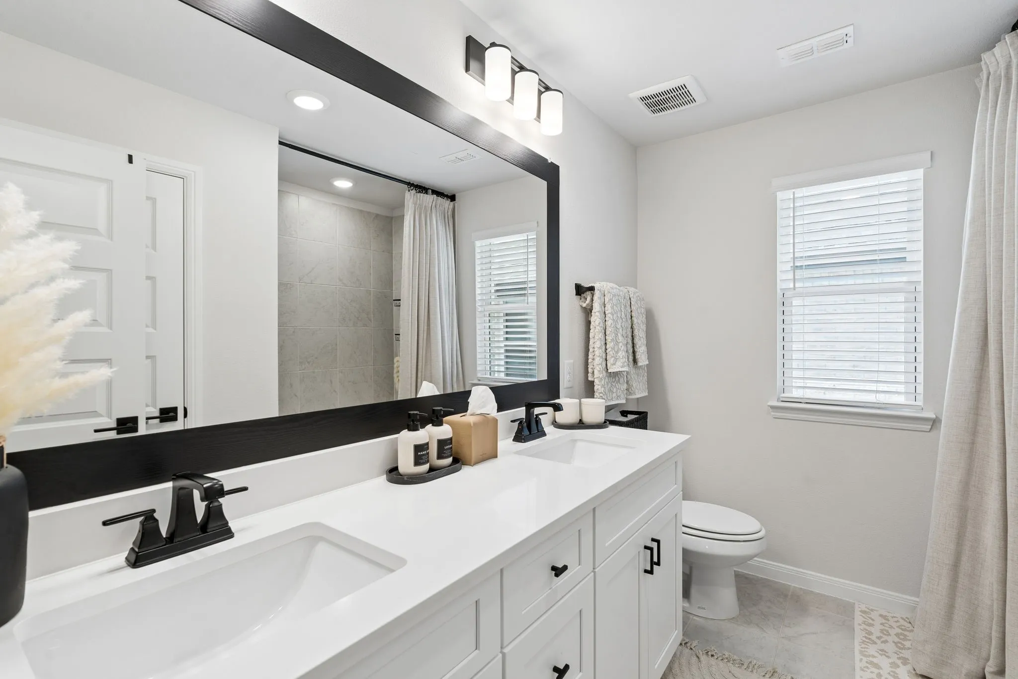 Single Family Residence For Sale in Denton County , 4121 Blackbird Avenue, Little Elm, Texas 75068, 4 Bedroom, 3 Bathroom, 2 Garage spaces, 2,813 Sqft, built in 2024, mls#21342885, Real Estate Agent in Little Elm, Homes For Sale in Denton county, Homes For Sale in Little Elm, Realtor in Little Elm Texas, Real Estate Brokerage Independent Realty Texas, Luminita Cordes Realtor