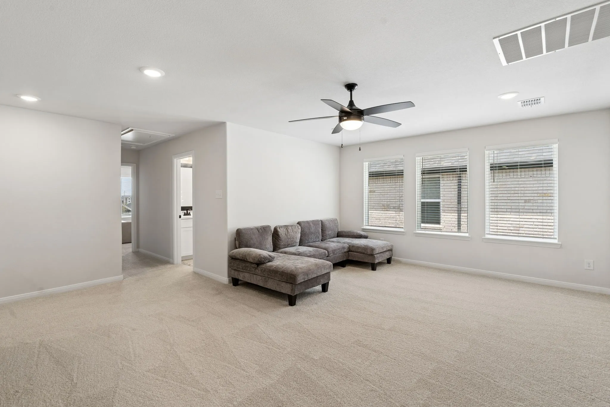 Single Family Residence For Sale in Denton County , 4121 Blackbird Avenue, Little Elm, Texas 75068, 4 Bedroom, 3 Bathroom, 2 Garage spaces, 2,813 Sqft, built in 2024, mls#21342885, Real Estate Agent in Little Elm, Homes For Sale in Denton county, Homes For Sale in Little Elm, Realtor in Little Elm Texas, Real Estate Brokerage Independent Realty Texas, Luminita Cordes Realtor