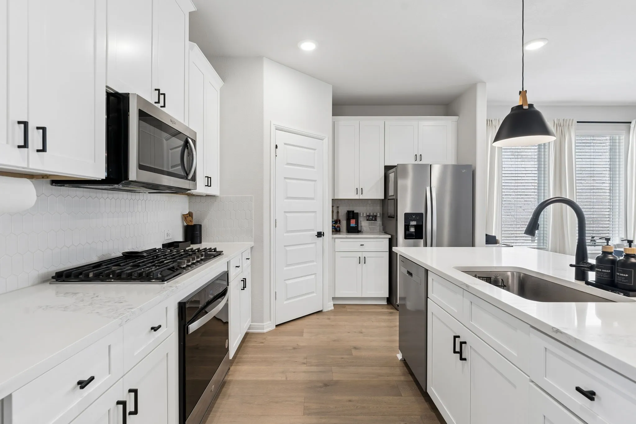 Single Family Residence For Sale in Denton County , 4121 Blackbird Avenue, Little Elm, Texas 75068, 4 Bedroom, 3 Bathroom, 2 Garage spaces, 2,813 Sqft, built in 2024, mls#21342885, Real Estate Agent in Little Elm, Homes For Sale in Denton county, Homes For Sale in Little Elm, Realtor in Little Elm Texas, Real Estate Brokerage Independent Realty Texas, Luminita Cordes Realtor