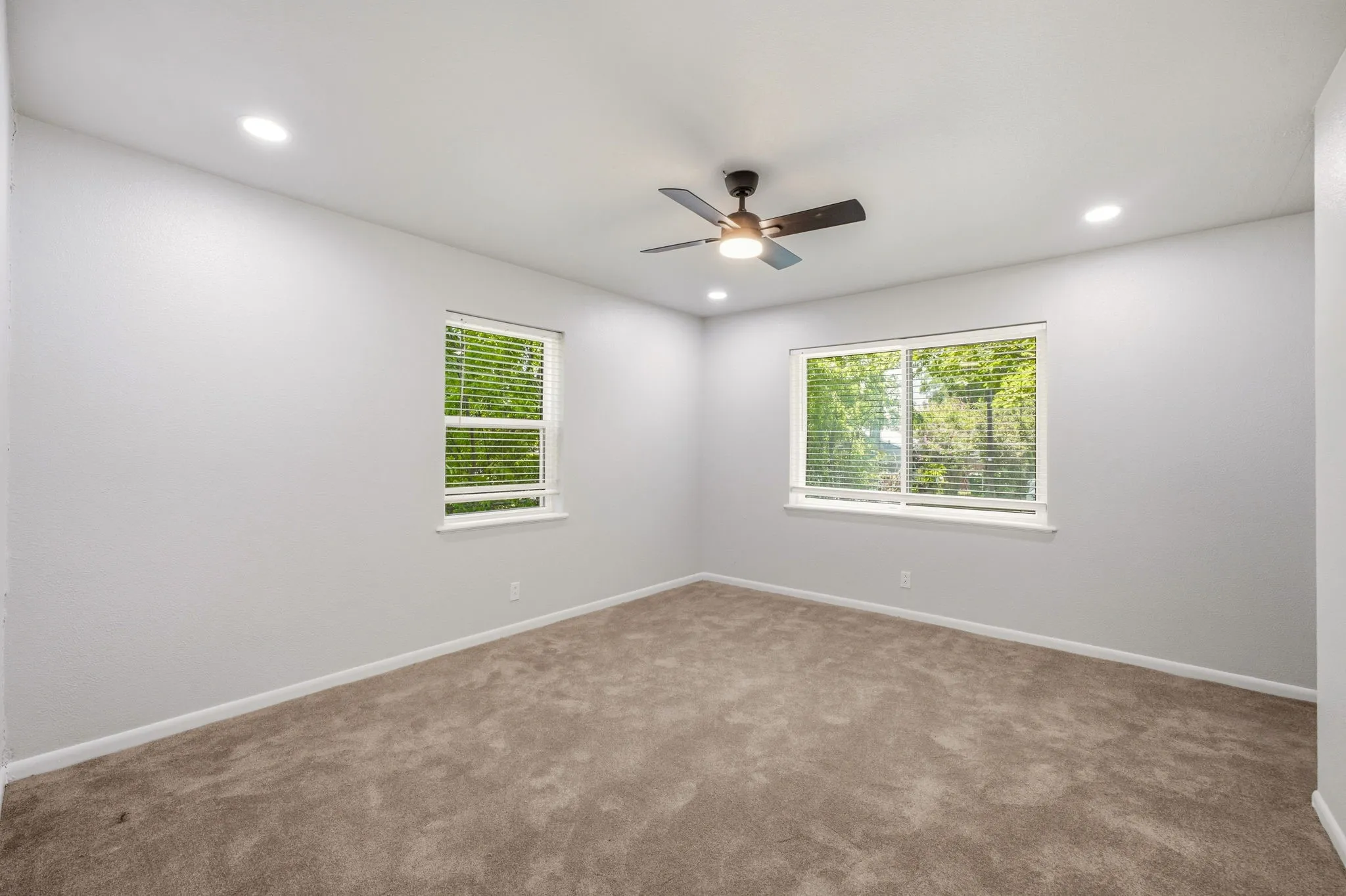 Single Family Residence For Sale in Erath County , 1085 W Park Street, Stephenville, Texas 76401, 3 Bedroom, 2 Bathroom, 2 Garage spaces, 1,520 Sqft, built in 1971, mls#21345778, Real Estate Agent in Stephenville, Homes For Sale in Erath county, Homes For Sale in Stephenville, Realtor in Stephenville Texas, Real Estate Brokerage Independent Realty Texas, Luminita Cordes Realtor