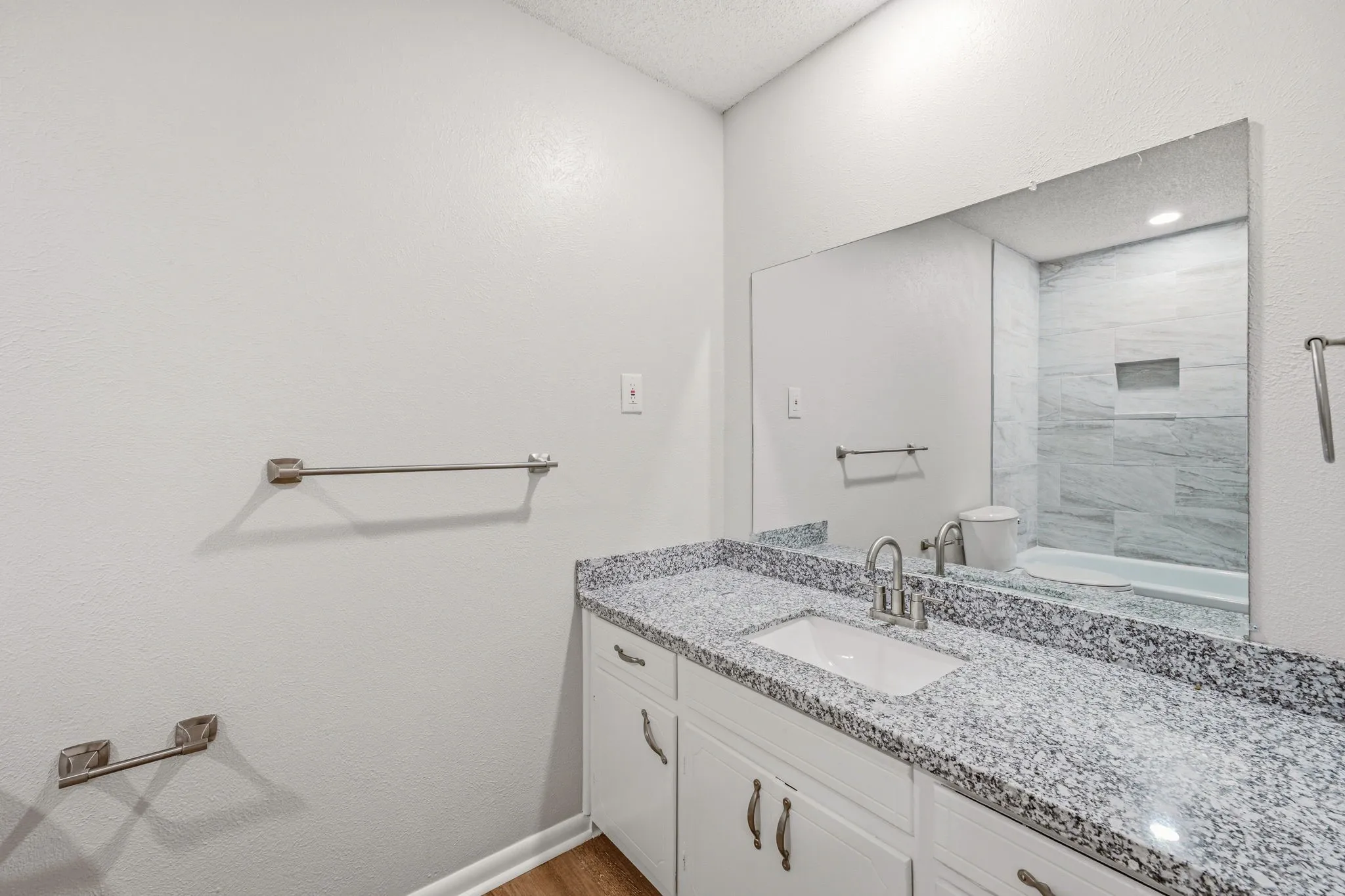 Single Family Residence For Sale in Erath County , 1085 W Park Street, Stephenville, Texas 76401, 3 Bedroom, 2 Bathroom, 2 Garage spaces, 1,520 Sqft, built in 1971, mls#21345778, Real Estate Agent in Stephenville, Homes For Sale in Erath county, Homes For Sale in Stephenville, Realtor in Stephenville Texas, Real Estate Brokerage Independent Realty Texas, Luminita Cordes Realtor