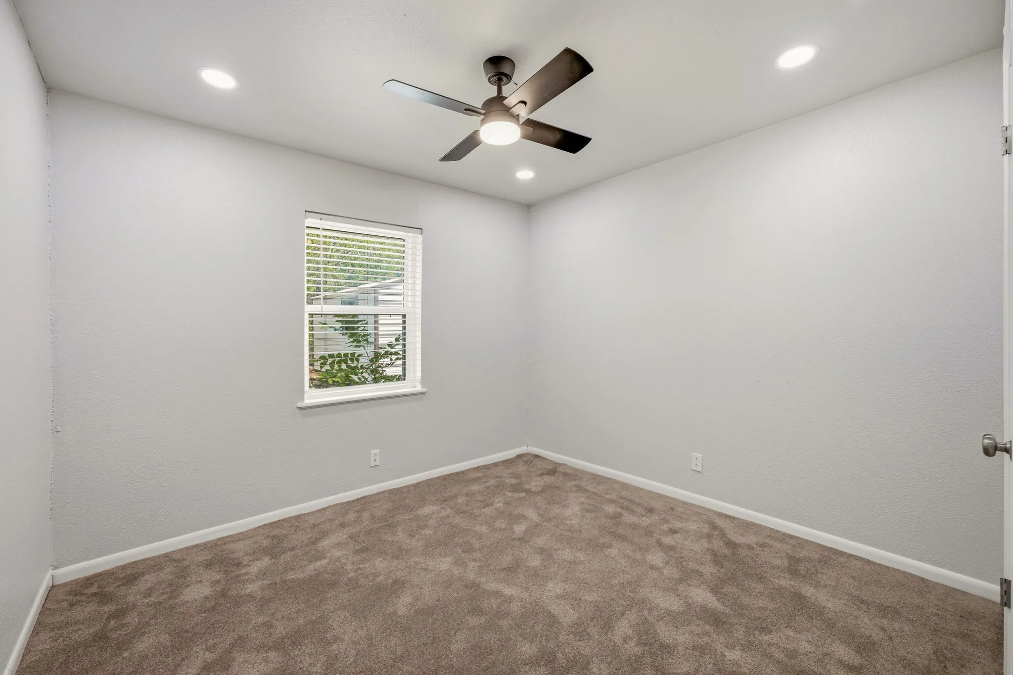 Single Family Residence For Sale in Erath County , 1085 W Park Street, Stephenville, Texas 76401, 3 Bedroom, 2 Bathroom, 2 Garage spaces, 1,520 Sqft, built in 1971, mls#21345778, Real Estate Agent in Stephenville, Homes For Sale in Erath county, Homes For Sale in Stephenville, Realtor in Stephenville Texas, Real Estate Brokerage Independent Realty Texas, Luminita Cordes Realtor