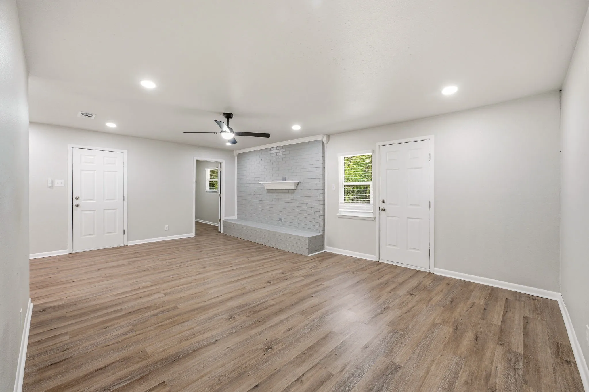 Single Family Residence For Sale in Erath County , 1085 W Park Street, Stephenville, Texas 76401, 3 Bedroom, 2 Bathroom, 2 Garage spaces, 1,520 Sqft, built in 1971, mls#21345778, Real Estate Agent in Stephenville, Homes For Sale in Erath county, Homes For Sale in Stephenville, Realtor in Stephenville Texas, Real Estate Brokerage Independent Realty Texas, Luminita Cordes Realtor