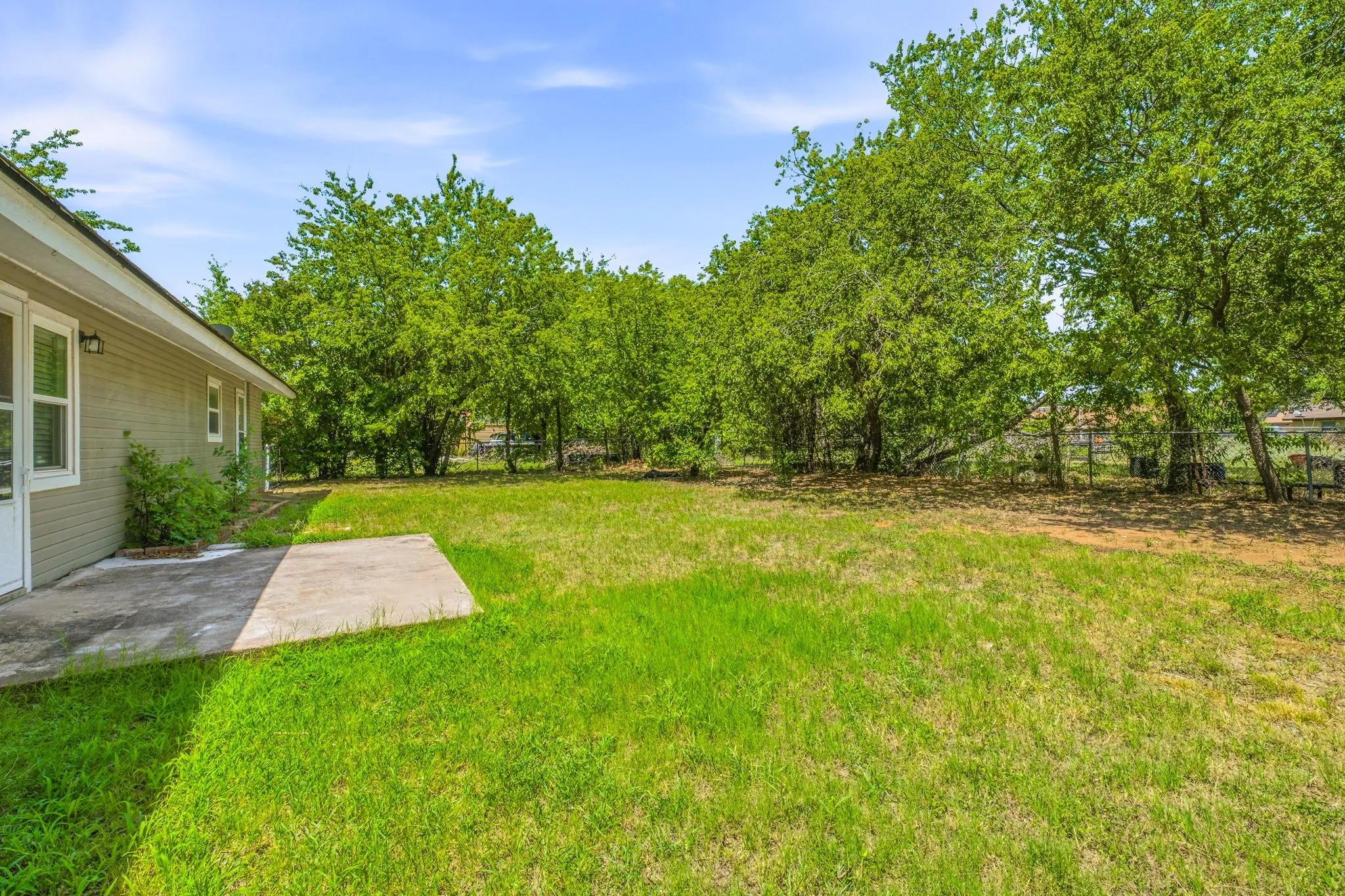 Single Family Residence For Sale in Erath County , 1085 W Park Street, Stephenville, Texas 76401, 3 Bedroom, 2 Bathroom, 2 Garage spaces, 1,520 Sqft, built in 1971, mls#21345778, Real Estate Agent in Stephenville, Homes For Sale in Erath county, Homes For Sale in Stephenville, Realtor in Stephenville Texas, Real Estate Brokerage Independent Realty Texas, Luminita Cordes Realtor