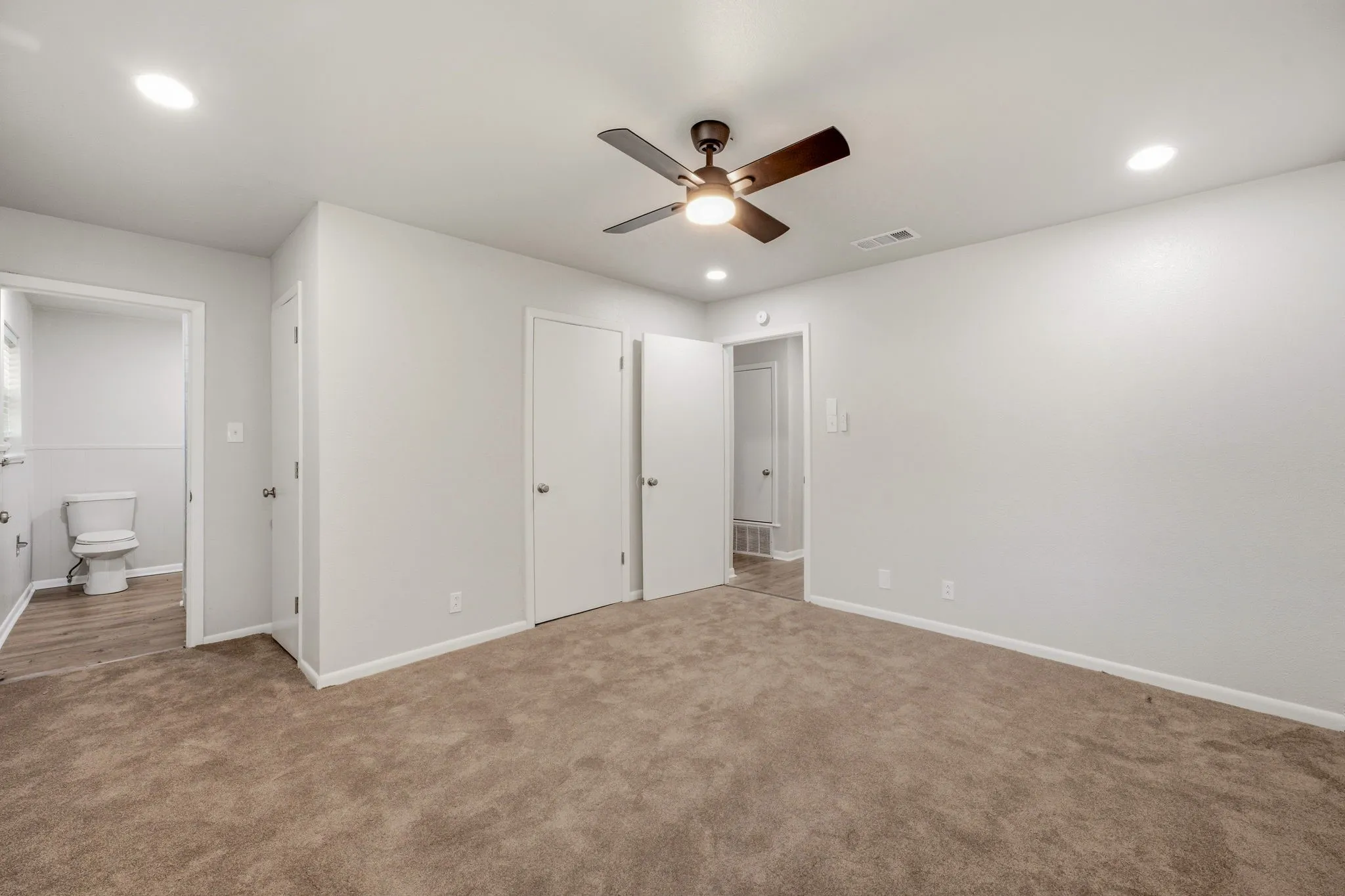Single Family Residence For Sale in Erath County , 1085 W Park Street, Stephenville, Texas 76401, 3 Bedroom, 2 Bathroom, 2 Garage spaces, 1,520 Sqft, built in 1971, mls#21345778, Real Estate Agent in Stephenville, Homes For Sale in Erath county, Homes For Sale in Stephenville, Realtor in Stephenville Texas, Real Estate Brokerage Independent Realty Texas, Luminita Cordes Realtor