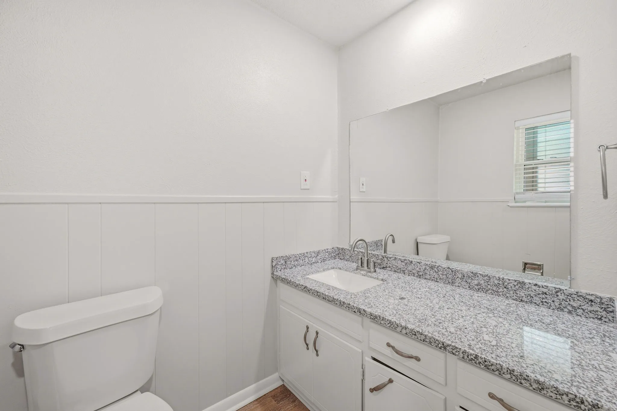 Single Family Residence For Sale in Erath County , 1085 W Park Street, Stephenville, Texas 76401, 3 Bedroom, 2 Bathroom, 2 Garage spaces, 1,520 Sqft, built in 1971, mls#21345778, Real Estate Agent in Stephenville, Homes For Sale in Erath county, Homes For Sale in Stephenville, Realtor in Stephenville Texas, Real Estate Brokerage Independent Realty Texas, Luminita Cordes Realtor