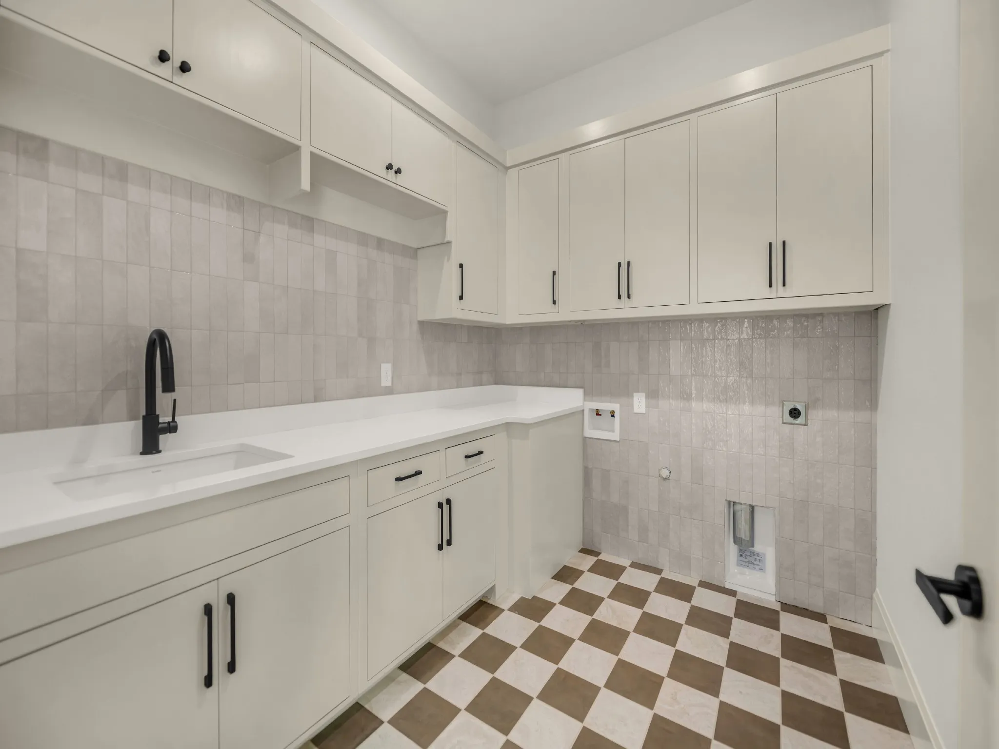 Single Family Residence For Sale in Parker County , 520 Royal Santana Run, Weatherford, Texas 76087, 5 Bedroom, 6 Bathroom, 3 Garage spaces, 4,803 Sqft, built in 2026, mls#21345919, Real Estate Agent in Weatherford, Homes For Sale in Parker county, Homes For Sale in Weatherford, Realtor in Weatherford Texas, Real Estate Brokerage Independent Realty Texas, Luminita Cordes Realtor