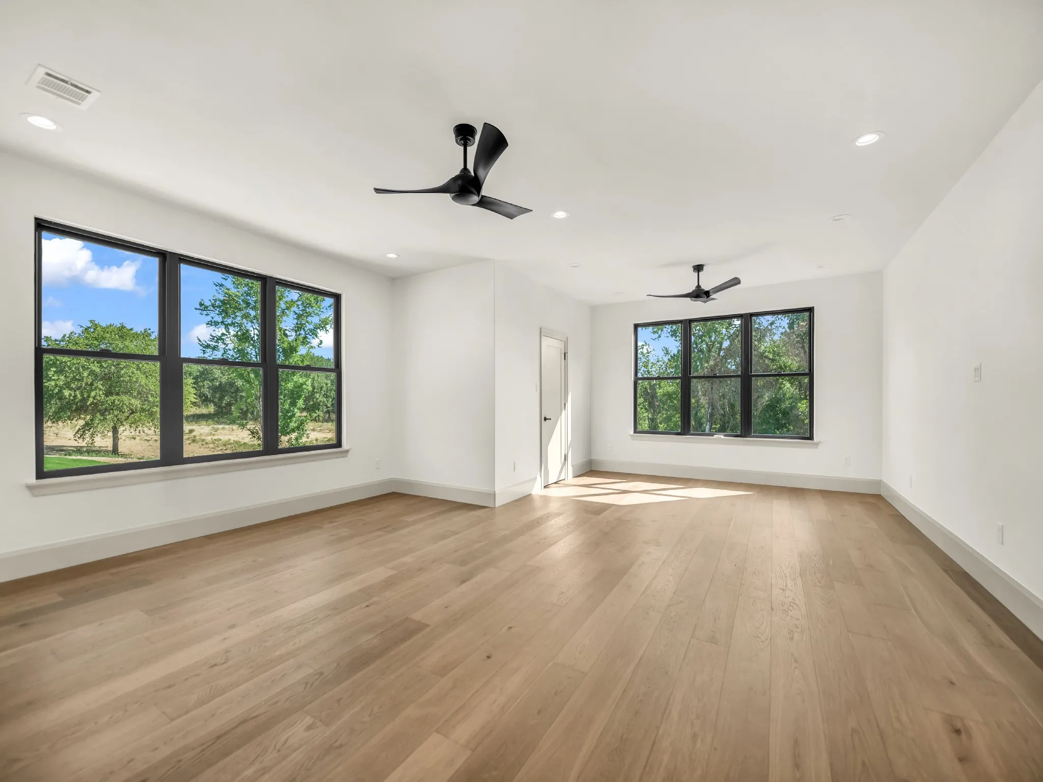 Single Family Residence For Sale in Parker County , 520 Royal Santana Run, Weatherford, Texas 76087, 5 Bedroom, 6 Bathroom, 3 Garage spaces, 4,803 Sqft, built in 2026, mls#21345919, Real Estate Agent in Weatherford, Homes For Sale in Parker county, Homes For Sale in Weatherford, Realtor in Weatherford Texas, Real Estate Brokerage Independent Realty Texas, Luminita Cordes Realtor