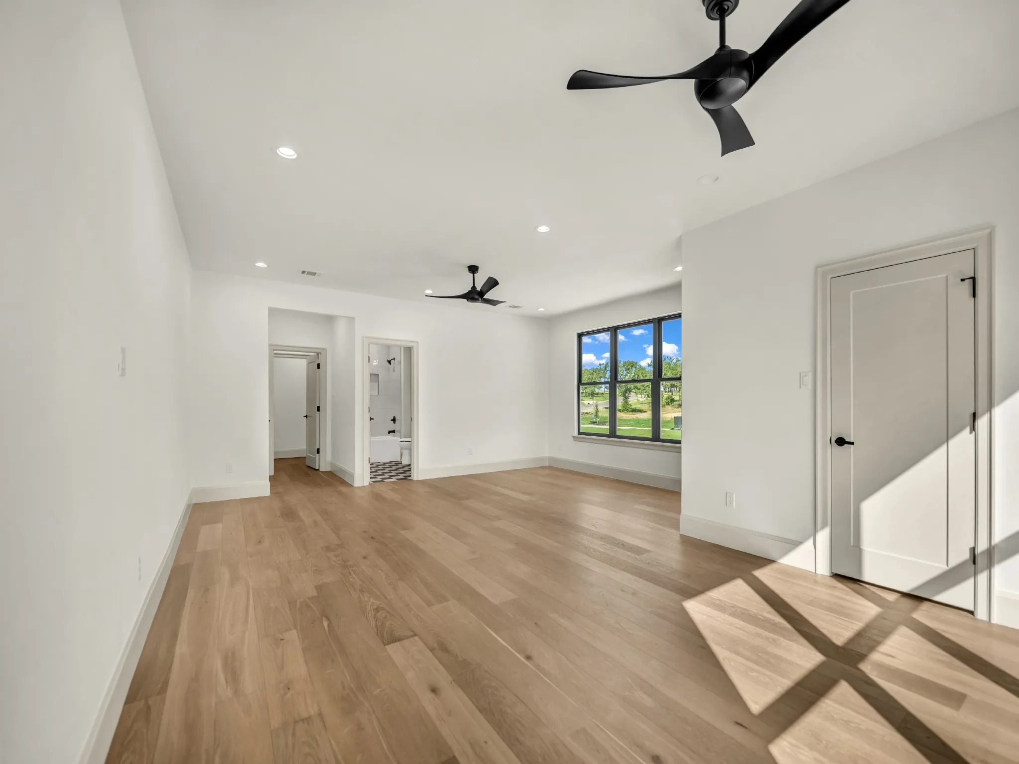 Single Family Residence For Sale in Parker County , 520 Royal Santana Run, Weatherford, Texas 76087, 5 Bedroom, 6 Bathroom, 3 Garage spaces, 4,803 Sqft, built in 2026, mls#21345919, Real Estate Agent in Weatherford, Homes For Sale in Parker county, Homes For Sale in Weatherford, Realtor in Weatherford Texas, Real Estate Brokerage Independent Realty Texas, Luminita Cordes Realtor