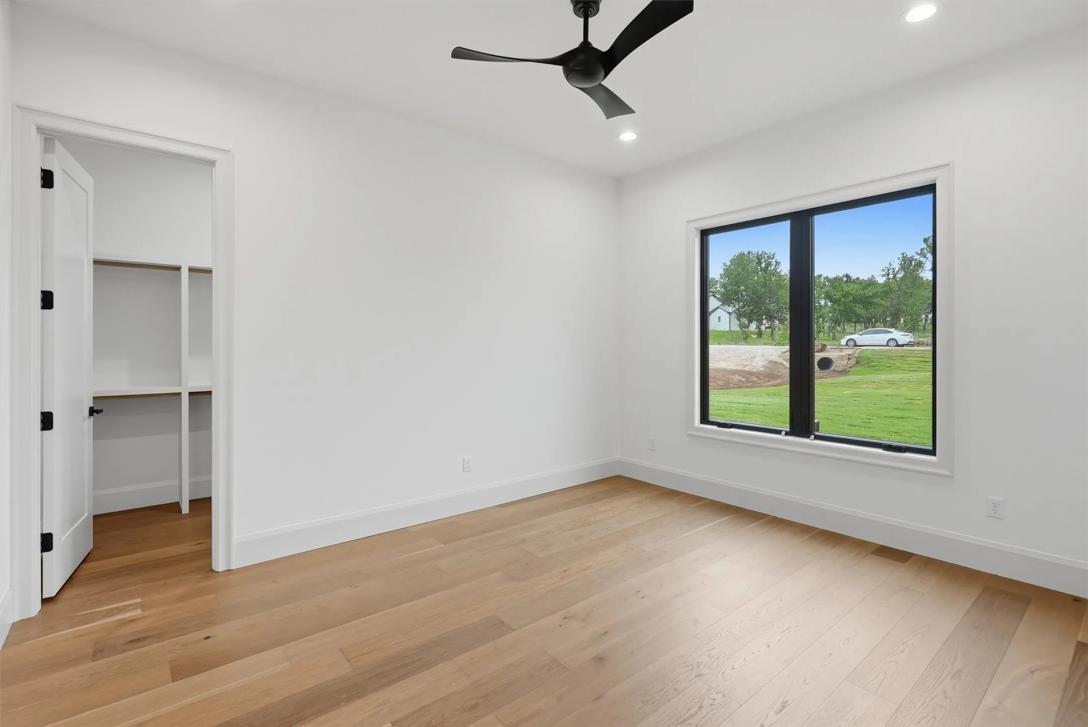 Single Family Residence For Sale in Parker County , 520 Royal Santana Run, Weatherford, Texas 76087, 5 Bedroom, 6 Bathroom, 3 Garage spaces, 4,803 Sqft, built in 2026, mls#21345919, Real Estate Agent in Weatherford, Homes For Sale in Parker county, Homes For Sale in Weatherford, Realtor in Weatherford Texas, Real Estate Brokerage Independent Realty Texas, Luminita Cordes Realtor
