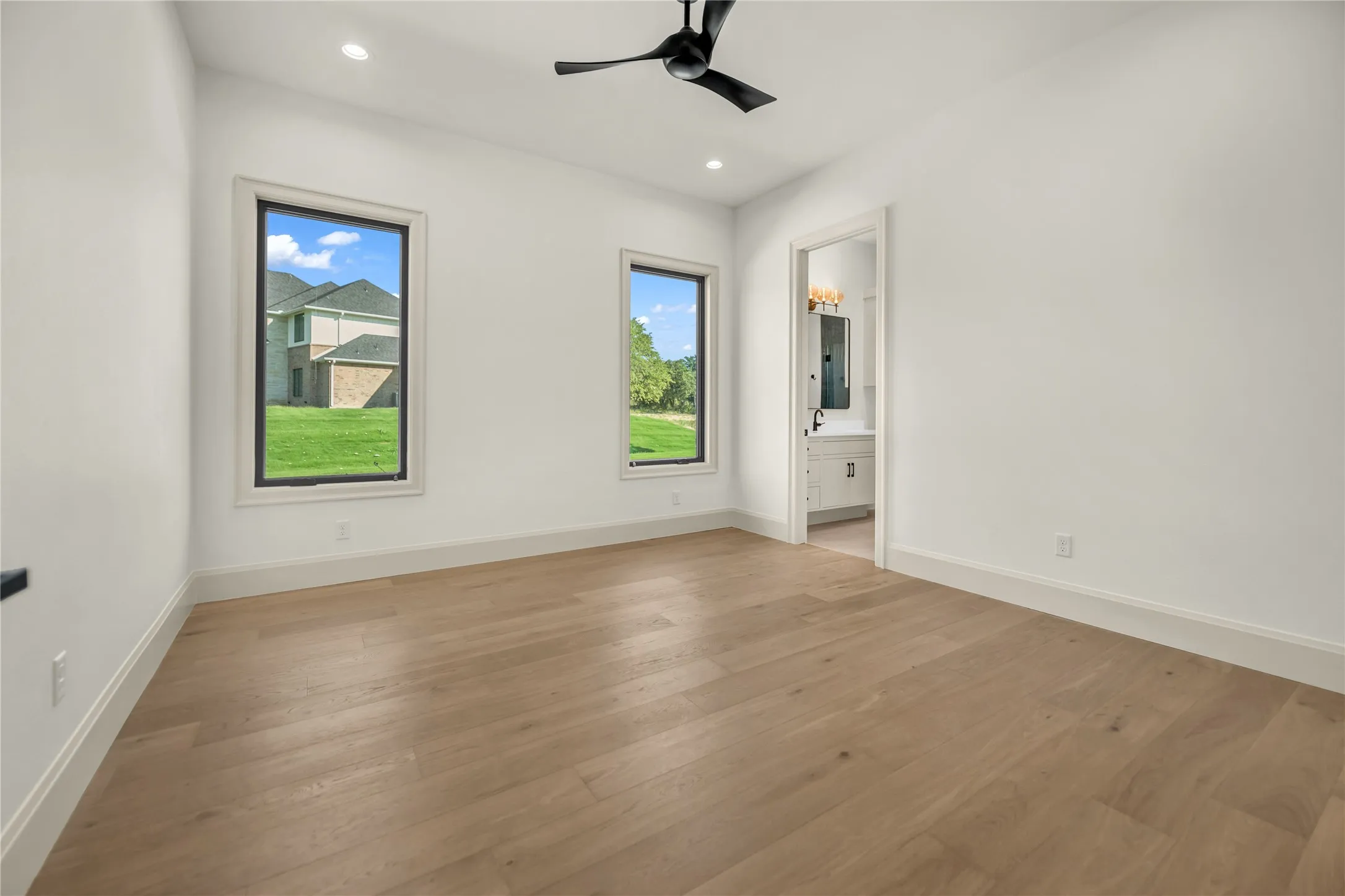 Single Family Residence For Sale in Parker County , 520 Royal Santana Run, Weatherford, Texas 76087, 5 Bedroom, 6 Bathroom, 3 Garage spaces, 4,803 Sqft, built in 2026, mls#21345919, Real Estate Agent in Weatherford, Homes For Sale in Parker county, Homes For Sale in Weatherford, Realtor in Weatherford Texas, Real Estate Brokerage Independent Realty Texas, Luminita Cordes Realtor