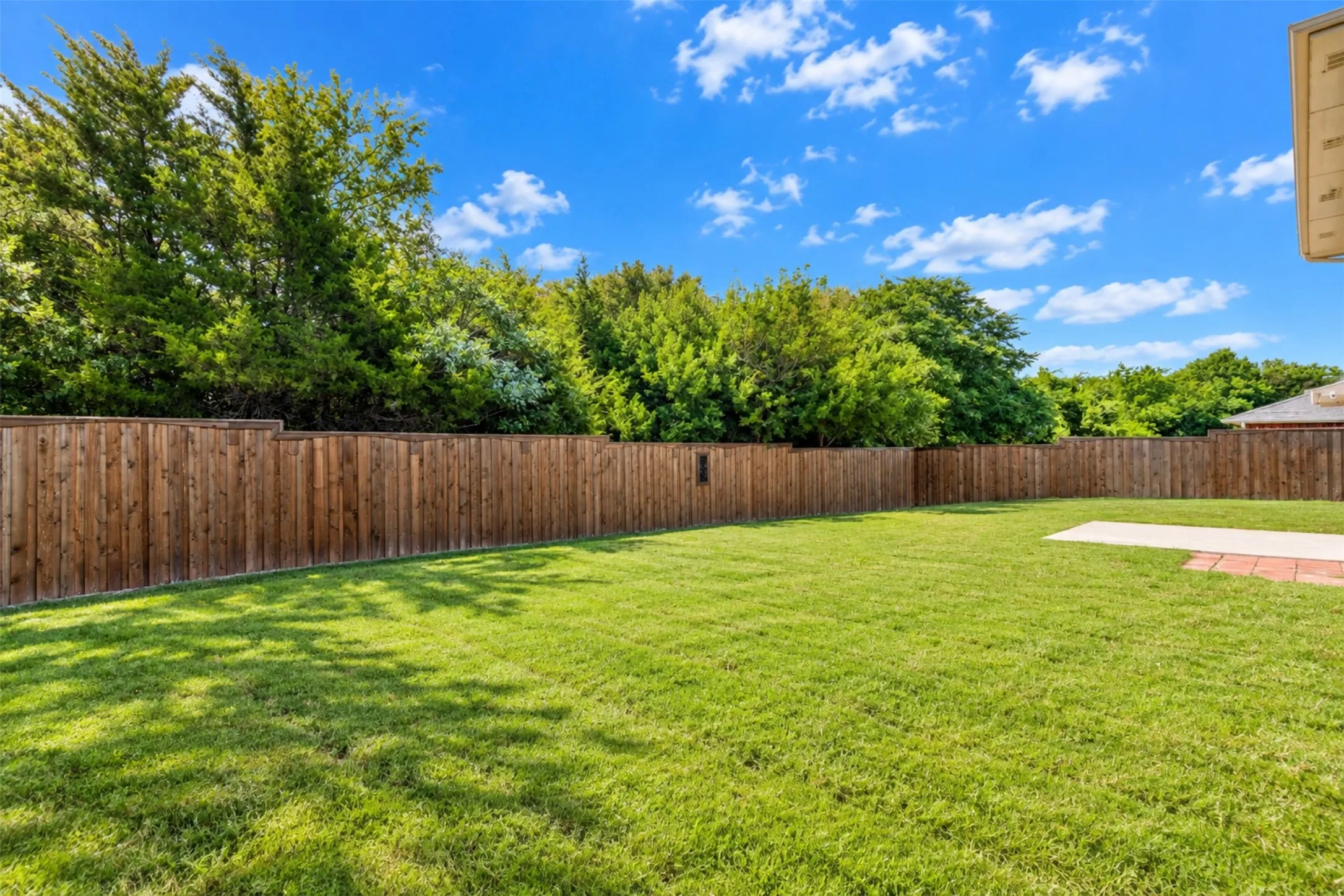 Single Family Residence For Sale in Rockwall County , 2030 Gleaner Drive, Rockwall, Texas 75032, 3 Bedroom, 3 Bathroom, 2 Garage spaces, 2,445 Sqft, built in 2005, mls#21343357, Real Estate Agent in Rockwall, Homes For Sale in Rockwall county, Homes For Sale in Rockwall, Realtor in Rockwall Texas, Real Estate Brokerage Independent Realty Texas, Luminita Cordes Realtor