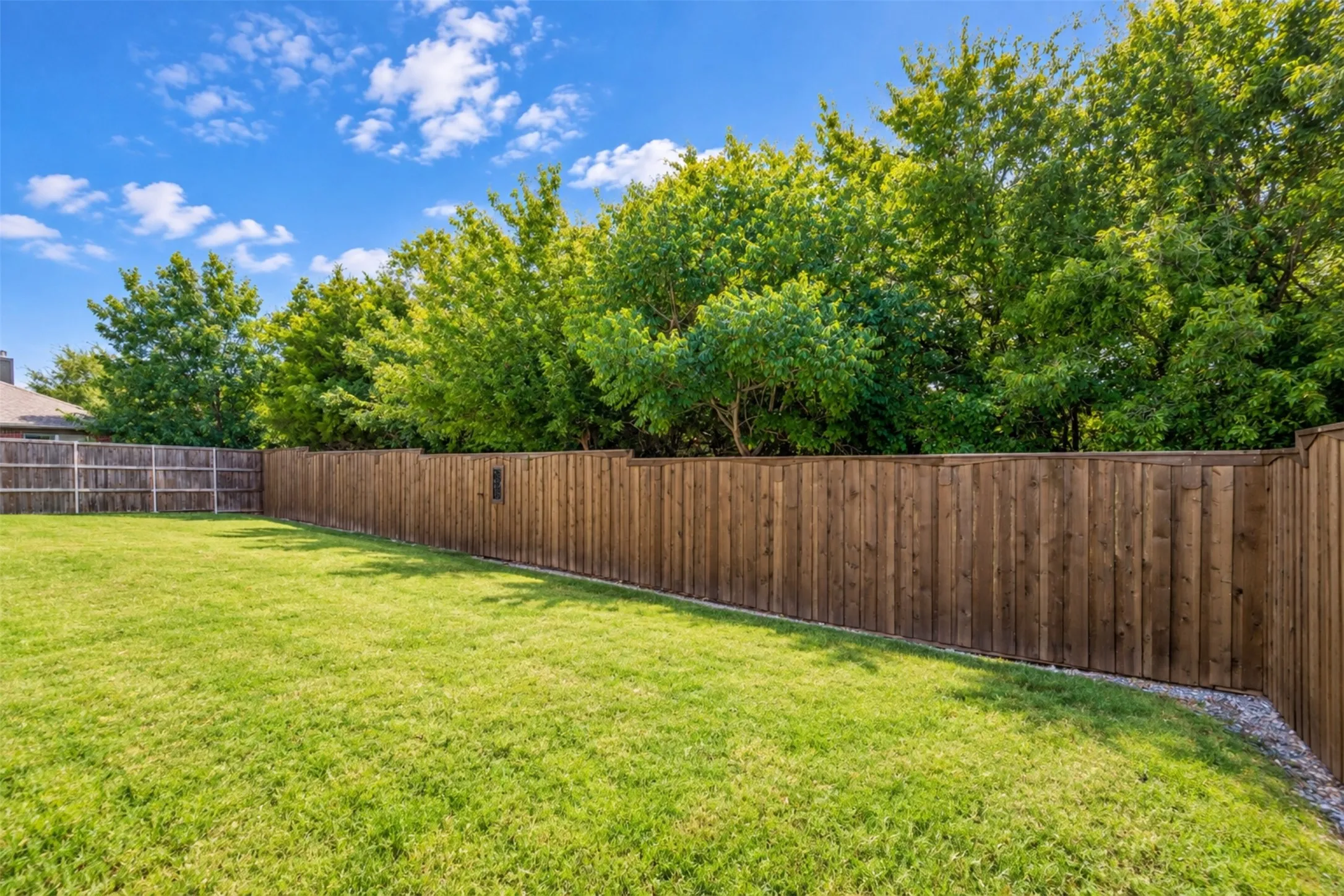 Single Family Residence For Sale in Rockwall County , 2030 Gleaner Drive, Rockwall, Texas 75032, 3 Bedroom, 3 Bathroom, 2 Garage spaces, 2,445 Sqft, built in 2005, mls#21343357, Real Estate Agent in Rockwall, Homes For Sale in Rockwall county, Homes For Sale in Rockwall, Realtor in Rockwall Texas, Real Estate Brokerage Independent Realty Texas, Luminita Cordes Realtor