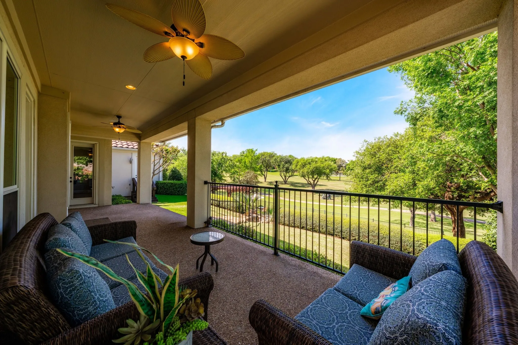 Single Family Residence For Sale in Dallas County , 1802 Driskill Drive, Irving, Texas 75038, 5 Bedroom, 5 Bathroom, 3 Garage spaces, 4,512 Sqft, built in 2002, mls#21346112, Real Estate Agent in Irving, Homes For Sale in Dallas county, Homes For Sale in Irving, Realtor in Irving Texas, Real Estate Brokerage Independent Realty Texas, Luminita Cordes Realtor