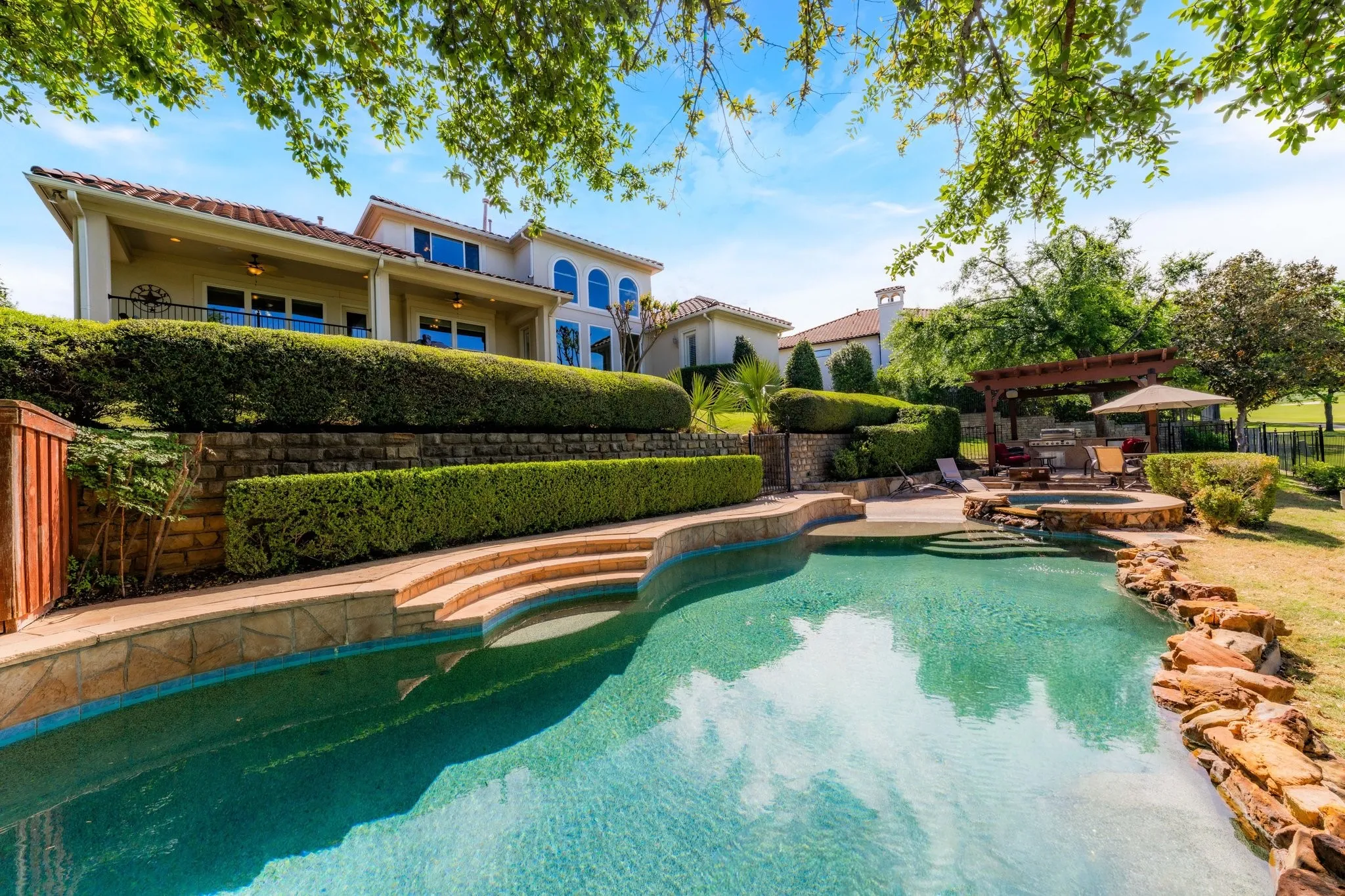 Single Family Residence For Sale in Dallas County , 1802 Driskill Drive, Irving, Texas 75038, 5 Bedroom, 5 Bathroom, 3 Garage spaces, 4,512 Sqft, built in 2002, mls#21346112, Real Estate Agent in Irving, Homes For Sale in Dallas county, Homes For Sale in Irving, Realtor in Irving Texas, Real Estate Brokerage Independent Realty Texas, Luminita Cordes Realtor