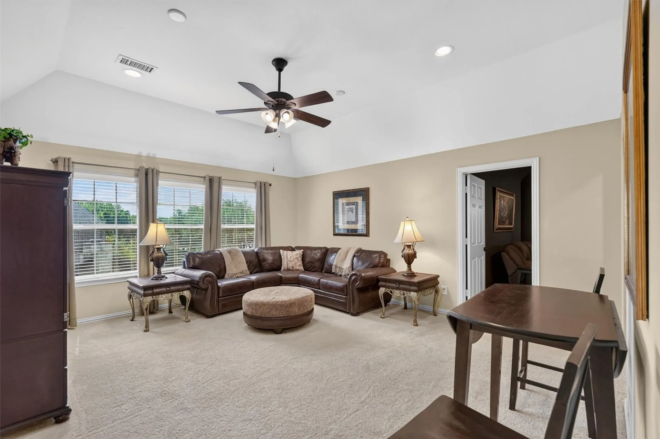 Single Family Residence For Sale in Collin County , 2340 Hedgewood Lane, Allen, Texas 75013, 5 Bedroom, 4 Bathroom, 2 Garage spaces, 3,826 Sqft, built in 2007, mls#21334518, Real Estate Agent in Allen, Homes For Sale in Collin county, Homes For Sale in Allen, Realtor in Allen Texas, Real Estate Brokerage Independent Realty Texas, Luminita Cordes Realtor