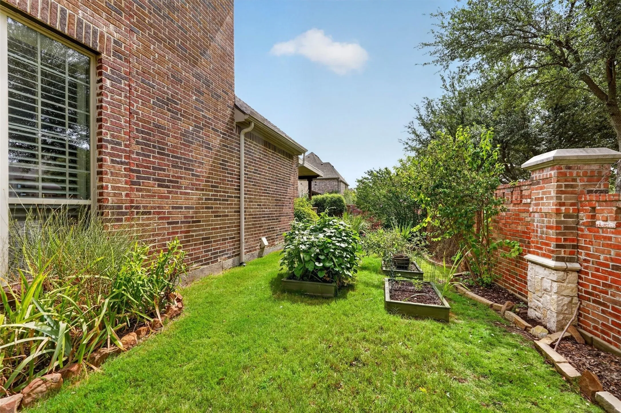 Single Family Residence For Sale in Collin County , 2340 Hedgewood Lane, Allen, Texas 75013, 5 Bedroom, 4 Bathroom, 2 Garage spaces, 3,826 Sqft, built in 2007, mls#21334518, Real Estate Agent in Allen, Homes For Sale in Collin county, Homes For Sale in Allen, Realtor in Allen Texas, Real Estate Brokerage Independent Realty Texas, Luminita Cordes Realtor