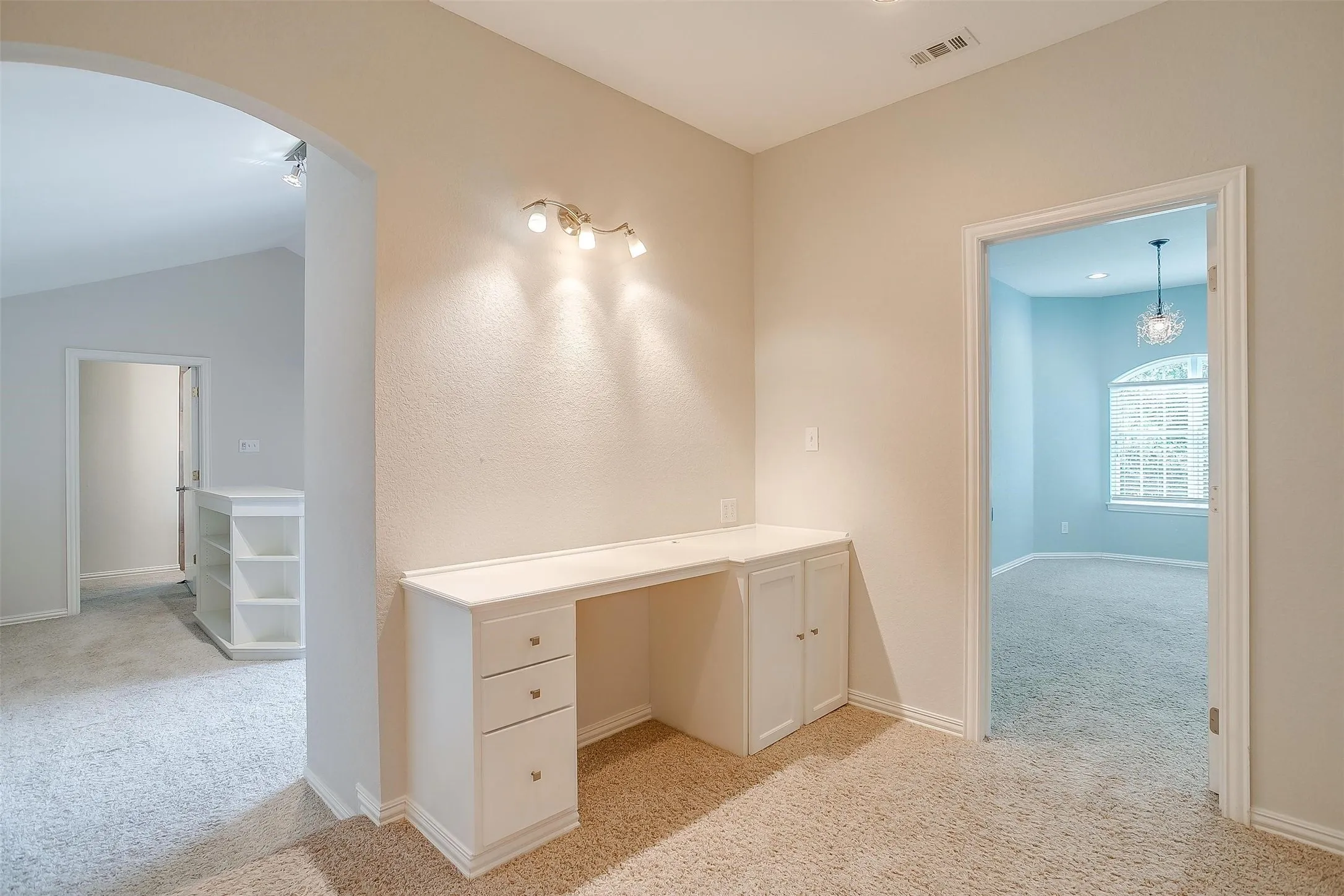 Single Family Residence For Sale in Tarrant County , 11972 Younger Court, Azle, Texas 76020, 7 Bedrooms, 3 Bathrooms, 3 Garage spaces, 4,250 Sqft, built in 1996, Price $920,000, mls#21333837, Real Estate Agent in Azle, Homes For Sale in Tarrant county, Homes For Sale in Azle, Realtor in Azle Texas, Real Estate Brokerage Independent Realty Texas, Luminita Cordes Realtor