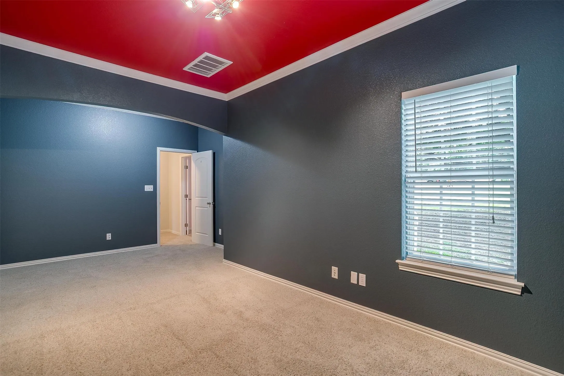 Single Family Residence For Sale in Tarrant County , 11972 Younger Court, Azle, Texas 76020, 7 Bedrooms, 3 Bathrooms, 3 Garage spaces, 4,250 Sqft, built in 1996, Price $920,000, mls#21333837, Real Estate Agent in Azle, Homes For Sale in Tarrant county, Homes For Sale in Azle, Realtor in Azle Texas, Real Estate Brokerage Independent Realty Texas, Luminita Cordes Realtor