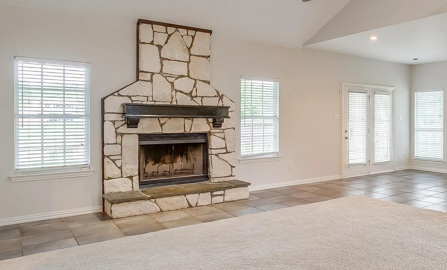 Single Family Residence For Sale in Tarrant County , 11972 Younger Court, Azle, Texas 76020, 7 Bedrooms, 3 Bathrooms, 3 Garage spaces, 4,250 Sqft, built in 1996, Price $920,000, mls#21333837, Real Estate Agent in Azle, Homes For Sale in Tarrant county, Homes For Sale in Azle, Realtor in Azle Texas, Real Estate Brokerage Independent Realty Texas, Luminita Cordes Realtor