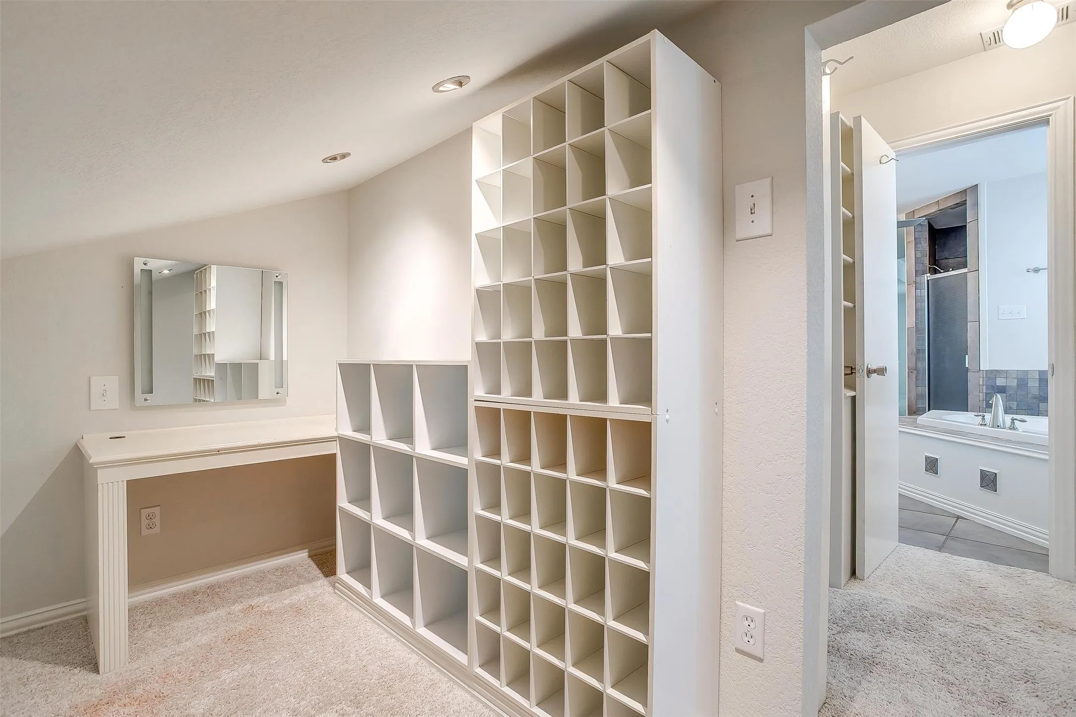 Single Family Residence For Sale in Tarrant County , 11972 Younger Court, Azle, Texas 76020, 7 Bedrooms, 3 Bathrooms, 3 Garage spaces, 4,250 Sqft, built in 1996, Price $920,000, mls#21333837, Real Estate Agent in Azle, Homes For Sale in Tarrant county, Homes For Sale in Azle, Realtor in Azle Texas, Real Estate Brokerage Independent Realty Texas, Luminita Cordes Realtor