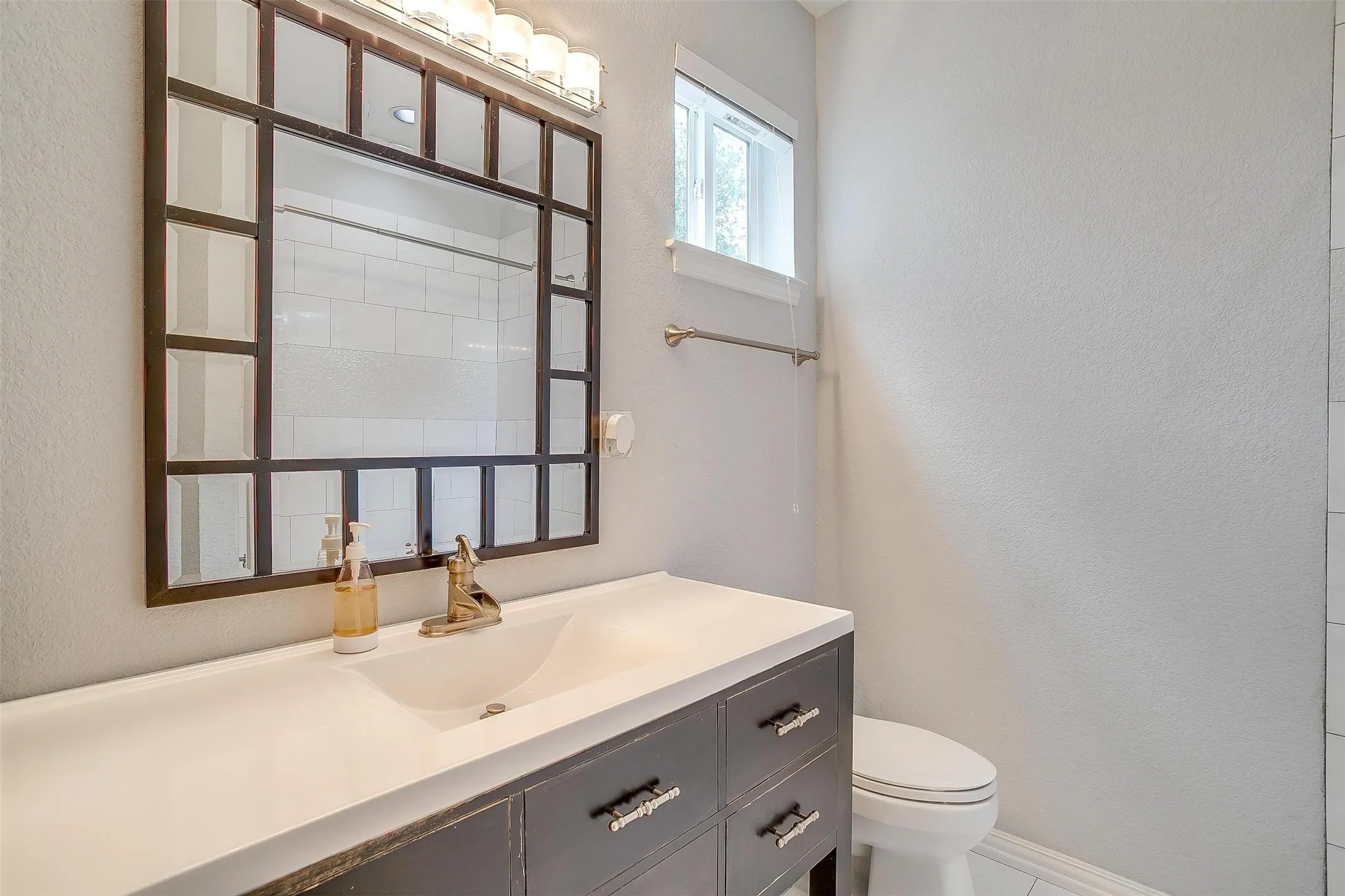 Single Family Residence For Sale in Tarrant County , 11972 Younger Court, Azle, Texas 76020, 7 Bedrooms, 3 Bathrooms, 3 Garage spaces, 4,250 Sqft, built in 1996, Price $920,000, mls#21333837, Real Estate Agent in Azle, Homes For Sale in Tarrant county, Homes For Sale in Azle, Realtor in Azle Texas, Real Estate Brokerage Independent Realty Texas, Luminita Cordes Realtor