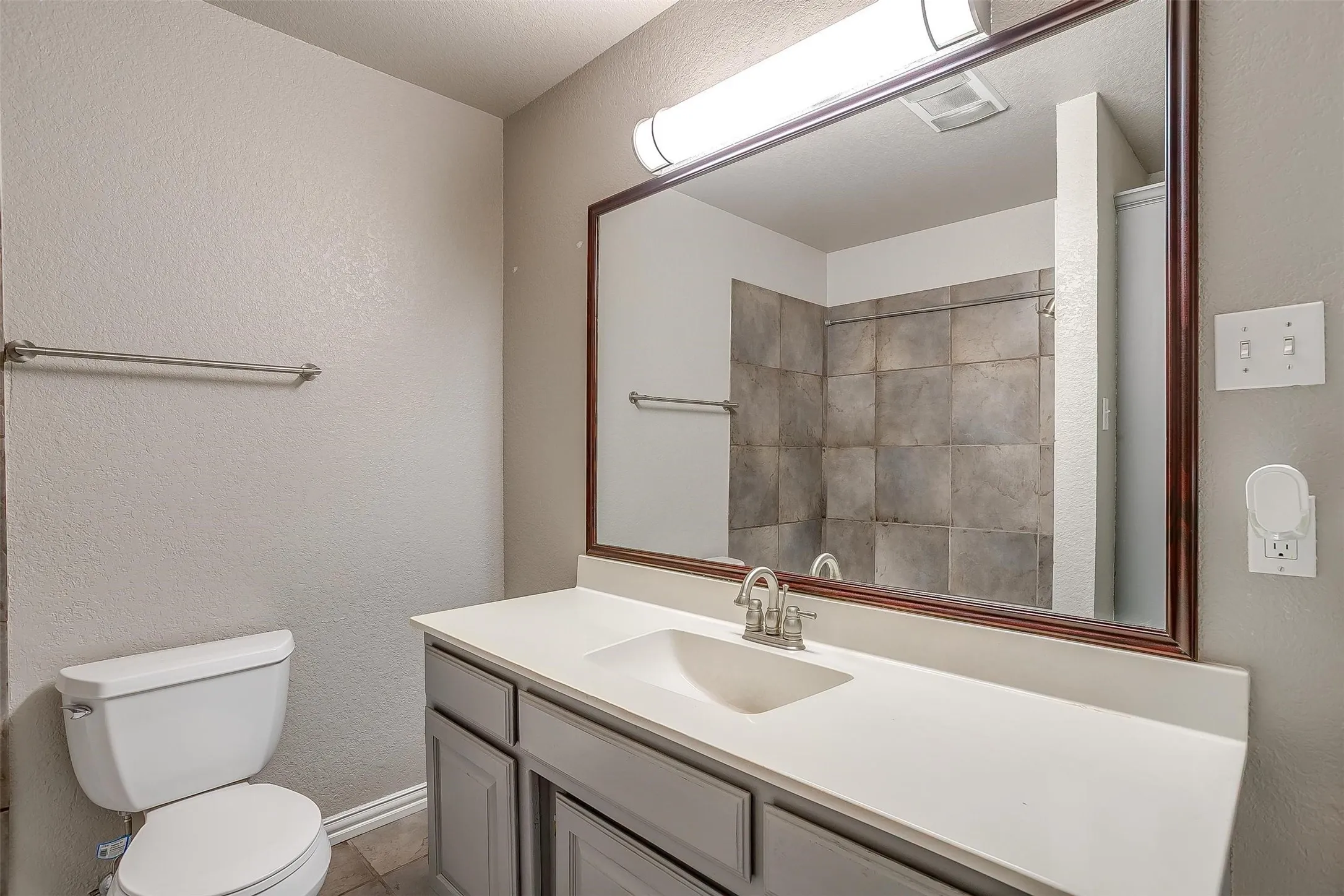 Single Family Residence For Sale in Tarrant County , 11972 Younger Court, Azle, Texas 76020, 7 Bedrooms, 3 Bathrooms, 3 Garage spaces, 4,250 Sqft, built in 1996, Price $920,000, mls#21333837, Real Estate Agent in Azle, Homes For Sale in Tarrant county, Homes For Sale in Azle, Realtor in Azle Texas, Real Estate Brokerage Independent Realty Texas, Luminita Cordes Realtor