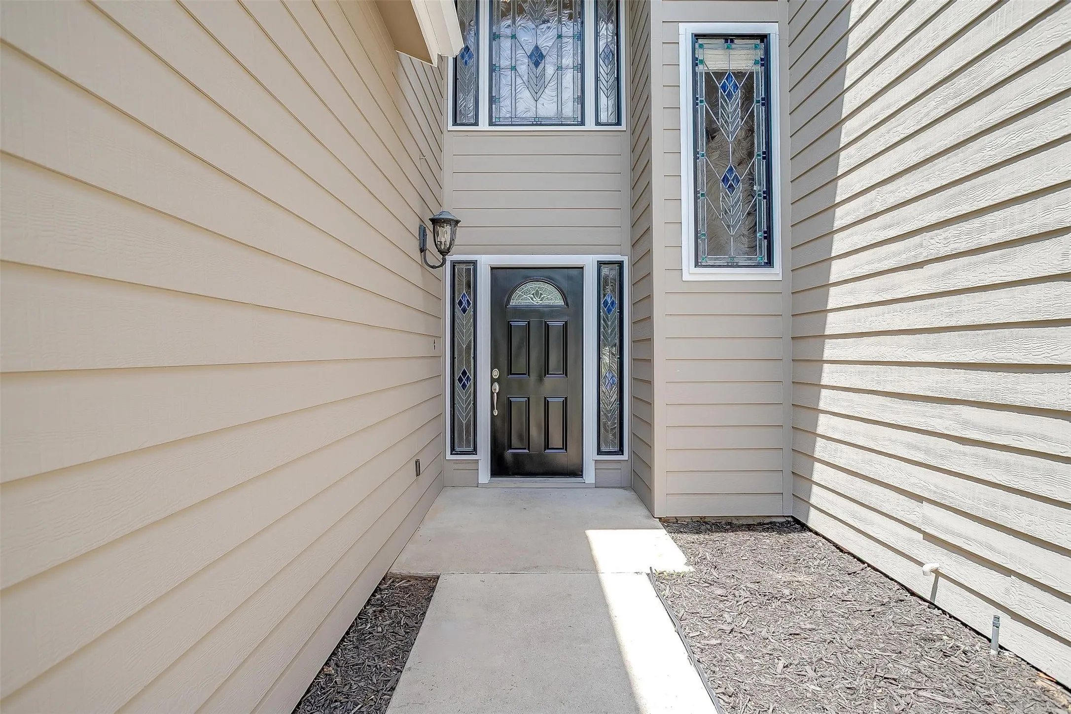 Single Family Residence For Sale in Tarrant County , 11972 Younger Court, Azle, Texas 76020, 7 Bedrooms, 3 Bathrooms, 3 Garage spaces, 4,250 Sqft, built in 1996, Price $920,000, mls#21333837, Real Estate Agent in Azle, Homes For Sale in Tarrant county, Homes For Sale in Azle, Realtor in Azle Texas, Real Estate Brokerage Independent Realty Texas, Luminita Cordes Realtor