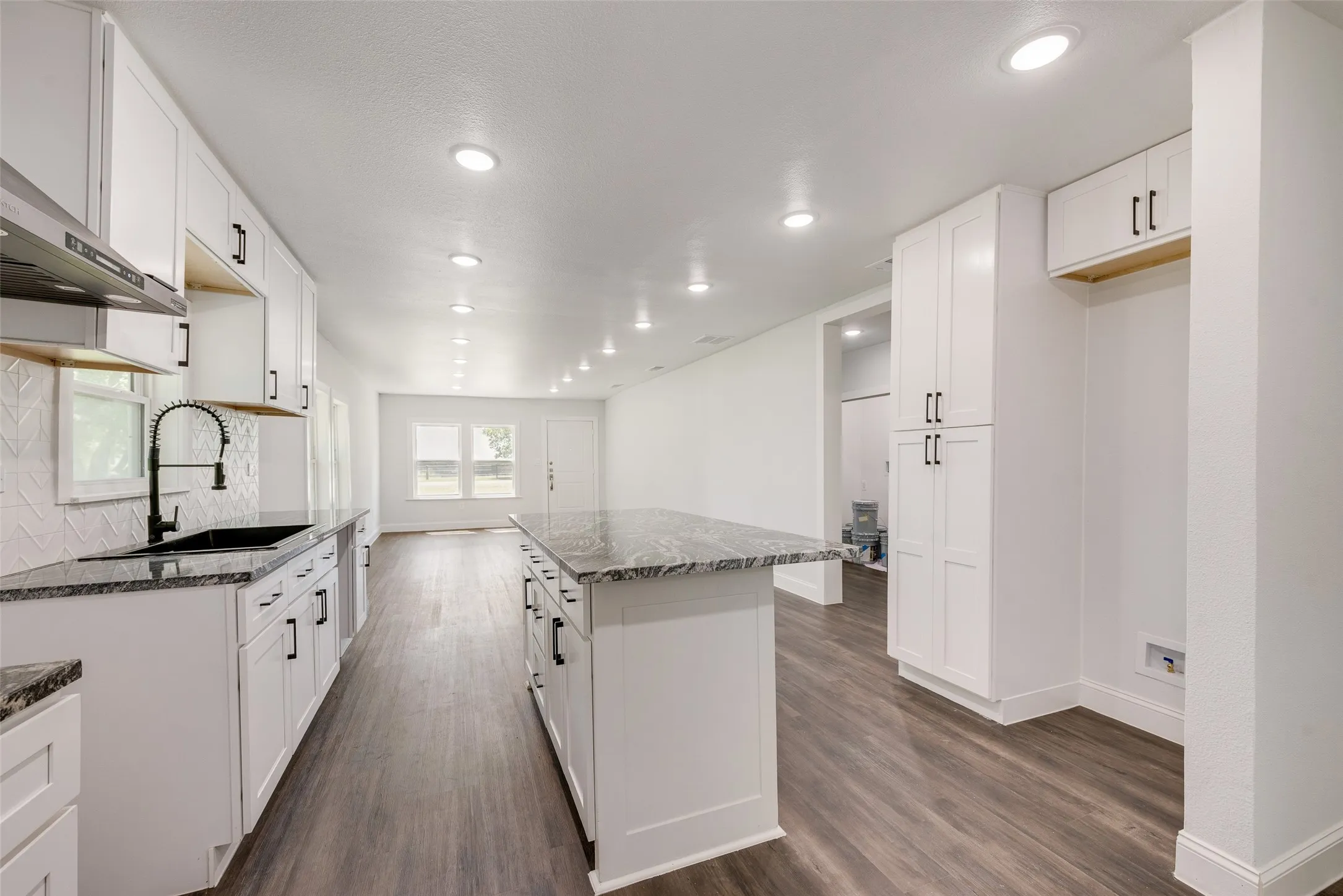 Single Family Residence For Sale in Hunt County , 8041 County Road 2584, Royse City, Texas 75189, 3 Bedroom, 2 Bathroom, Garage spaces, 1,240 Sqft, built in 1958, mls#21346610, Real Estate Agent in Royse City, Homes For Sale in Hunt county, Homes For Sale in Royse City, Realtor in Royse City Texas, Real Estate Brokerage Independent Realty Texas, Luminita Cordes Realtor