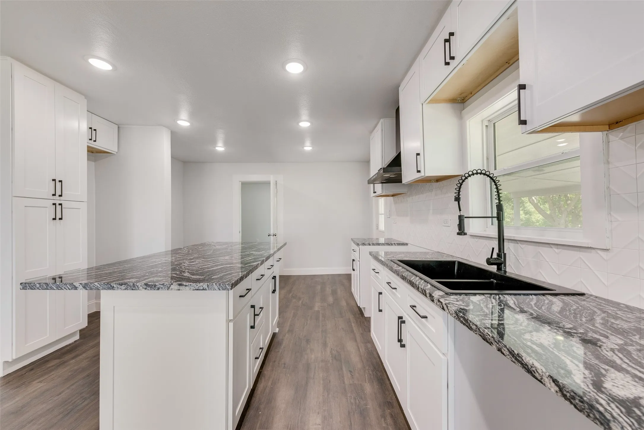Single Family Residence For Sale in Hunt County , 8041 County Road 2584, Royse City, Texas 75189, 3 Bedroom, 2 Bathroom, Garage spaces, 1,240 Sqft, built in 1958, mls#21346610, Real Estate Agent in Royse City, Homes For Sale in Hunt county, Homes For Sale in Royse City, Realtor in Royse City Texas, Real Estate Brokerage Independent Realty Texas, Luminita Cordes Realtor