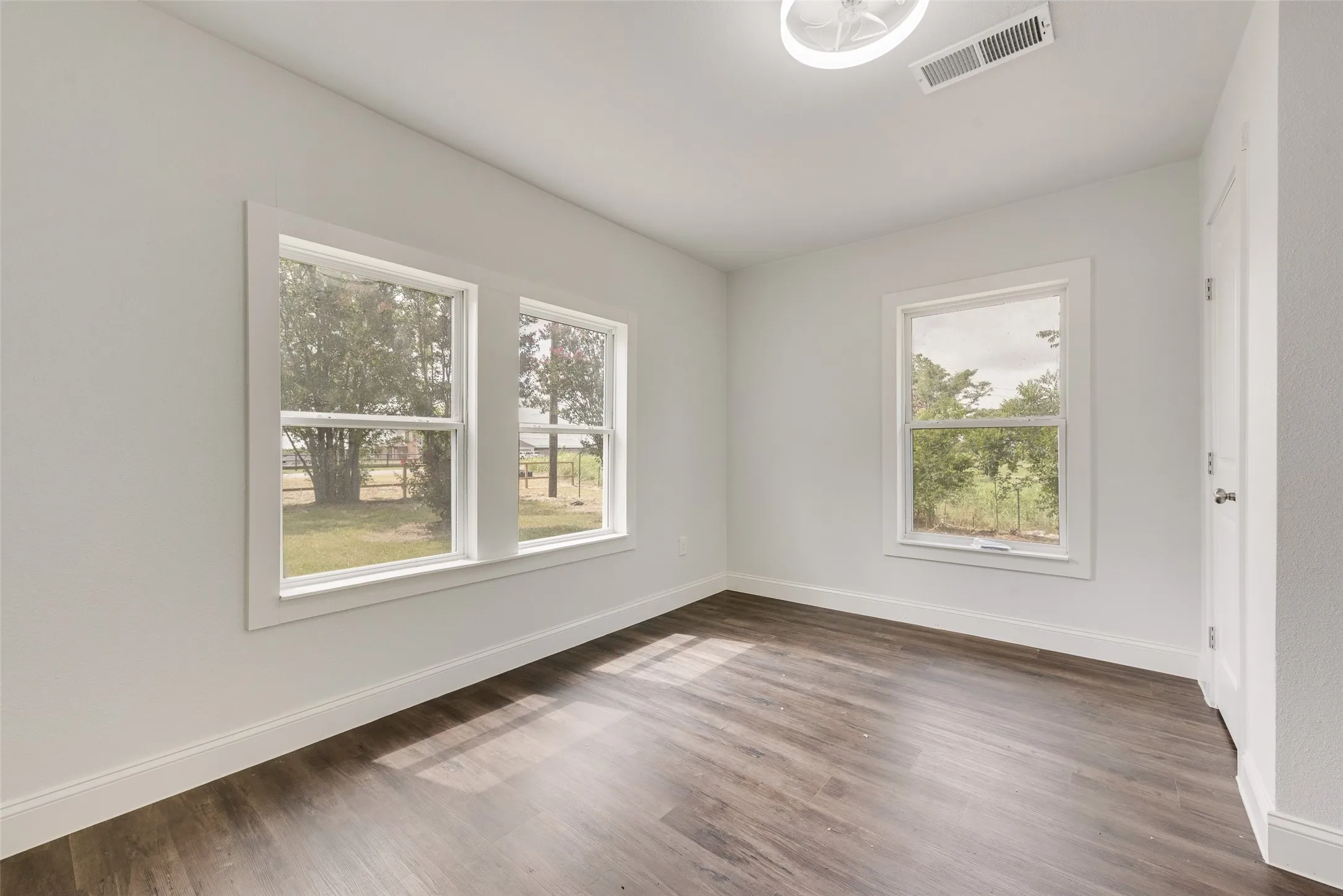 Single Family Residence For Sale in Hunt County , 8041 County Road 2584, Royse City, Texas 75189, 3 Bedroom, 2 Bathroom, Garage spaces, 1,240 Sqft, built in 1958, mls#21346610, Real Estate Agent in Royse City, Homes For Sale in Hunt county, Homes For Sale in Royse City, Realtor in Royse City Texas, Real Estate Brokerage Independent Realty Texas, Luminita Cordes Realtor