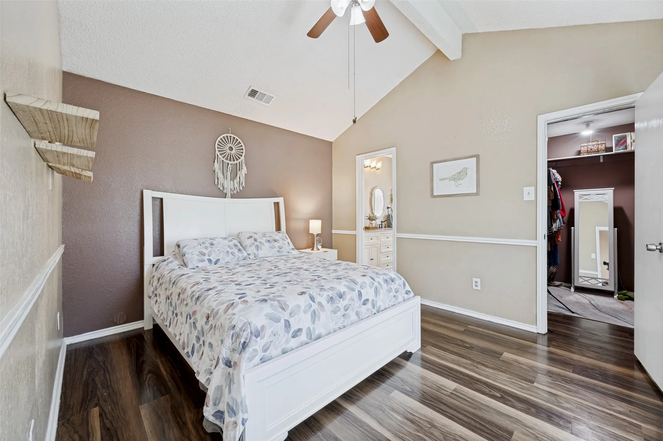 Single Family Residence For Sale in Tarrant County , 109 Hickory Springs Drive, Euless, Texas 76039, 3 Bedroom, 2 Bathroom, Garage spaces, 1,294 Sqft, built in 1983, mls#21346609, Real Estate Agent in Euless, Homes For Sale in Tarrant county, Homes For Sale in Euless, Realtor in Euless Texas, Real Estate Brokerage Independent Realty Texas, Luminita Cordes Realtor