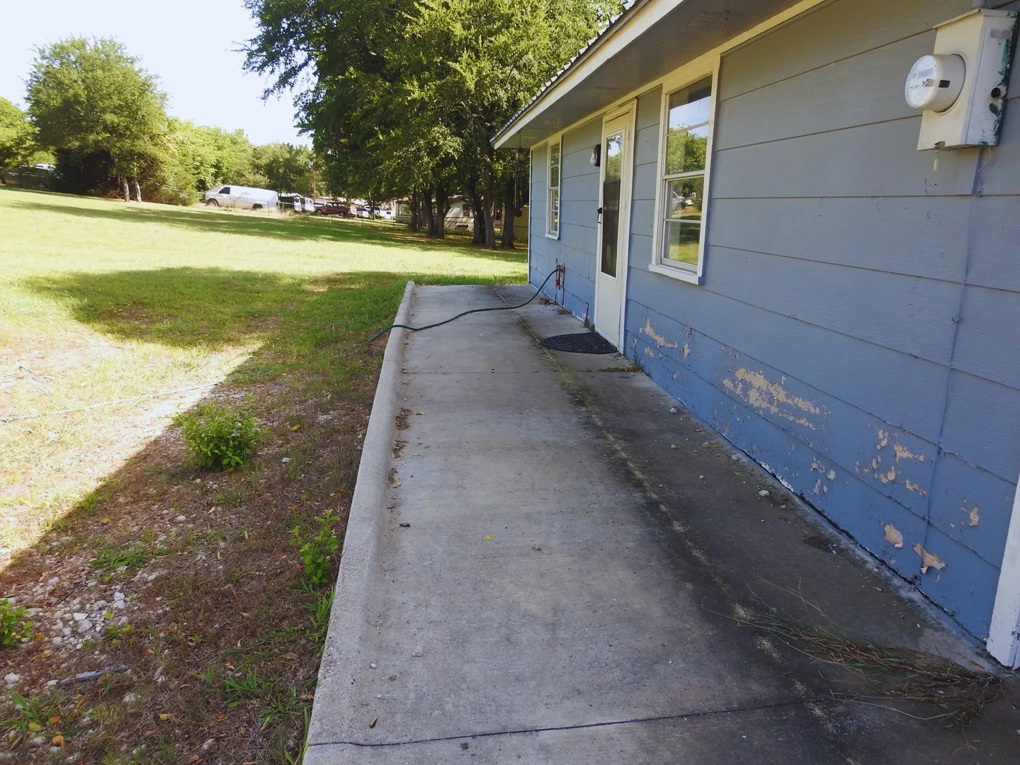 Single Family Residence For Sale in Hunt County , 7961 Telegraph Road, Quinlan, Texas 75474, 1 Bedroom, 1 Bathroom, Garage spaces, 1,040 Sqft, built in 1980, Price $265,000, mls#21345078, Real Estate Agent in Quinlan, Homes For Sale in Hunt county, Homes For Sale in Quinlan, Realtor in Quinlan Texas, Real Estate Brokerage Independent Realty Texas, Luminita Cordes Realtor