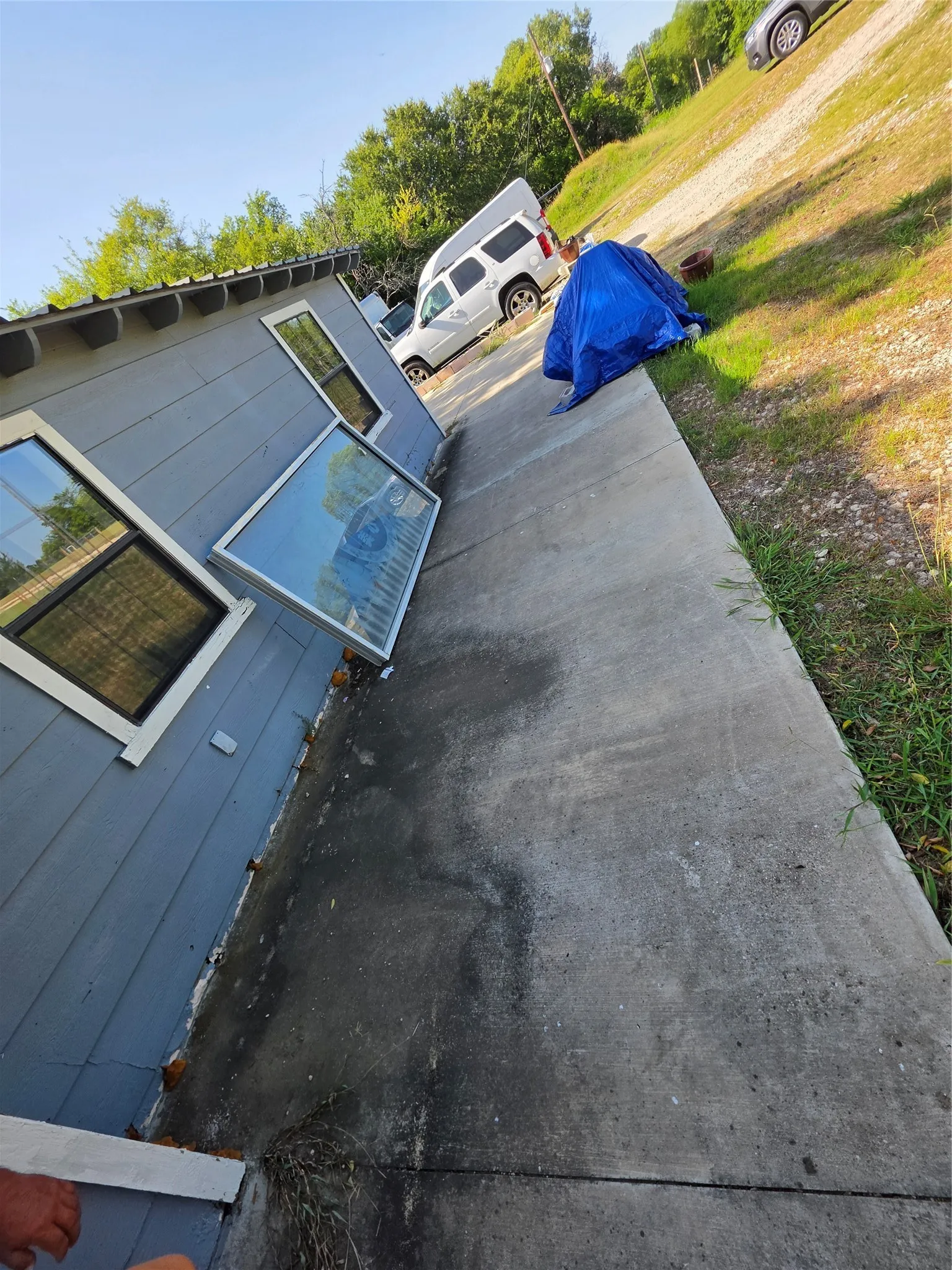 Single Family Residence For Sale in Hunt County , 7961 Telegraph Road, Quinlan, Texas 75474, 1 Bedroom, 1 Bathroom, Garage spaces, 1,040 Sqft, built in 1980, Price $265,000, mls#21345078, Real Estate Agent in Quinlan, Homes For Sale in Hunt county, Homes For Sale in Quinlan, Realtor in Quinlan Texas, Real Estate Brokerage Independent Realty Texas, Luminita Cordes Realtor