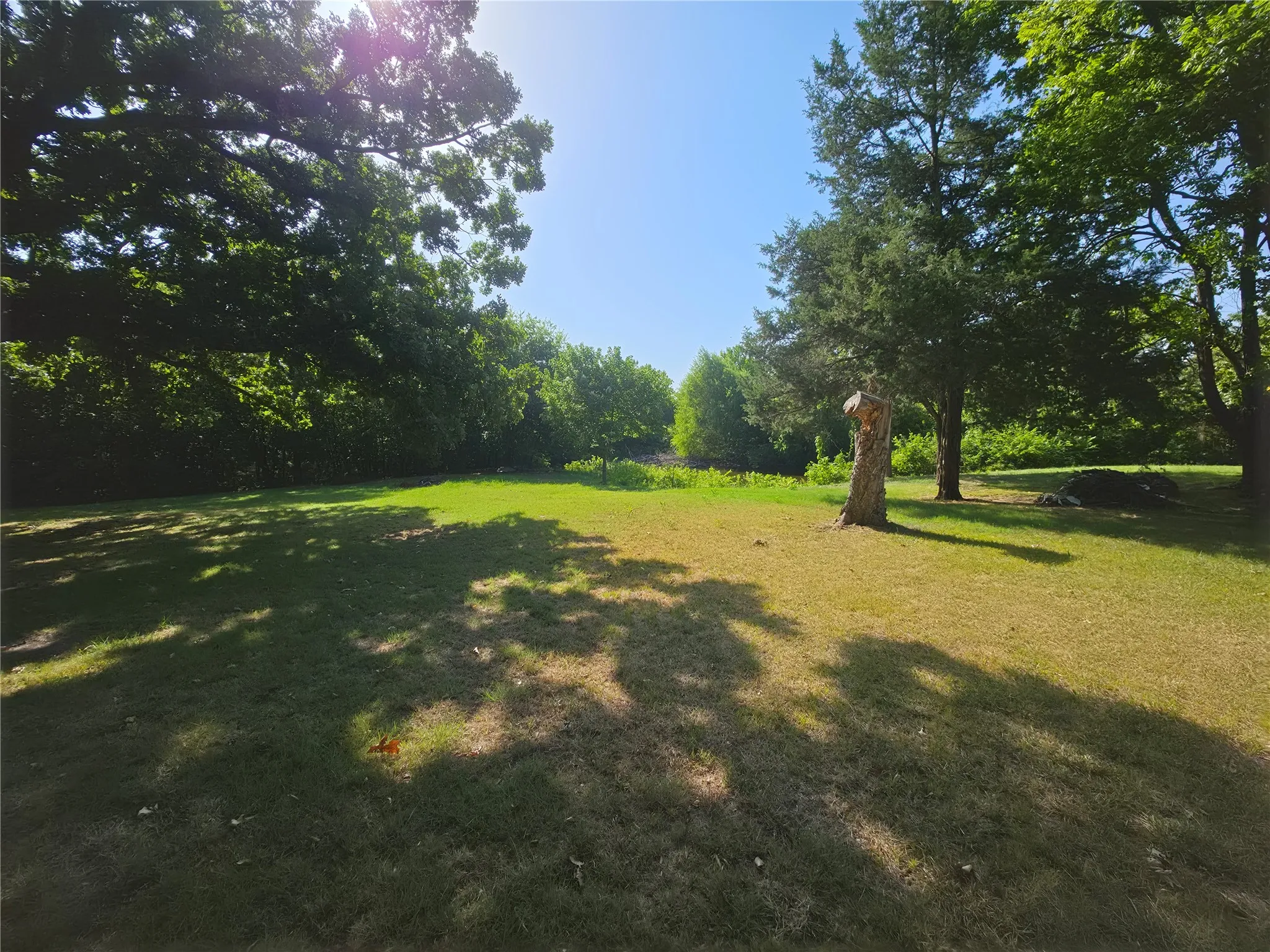 Single Family Residence For Sale in Hunt County , 7961 Telegraph Road, Quinlan, Texas 75474, 1 Bedroom, 1 Bathroom, Garage spaces, 1,040 Sqft, built in 1980, Price $265,000, mls#21345078, Real Estate Agent in Quinlan, Homes For Sale in Hunt county, Homes For Sale in Quinlan, Realtor in Quinlan Texas, Real Estate Brokerage Independent Realty Texas, Luminita Cordes Realtor
