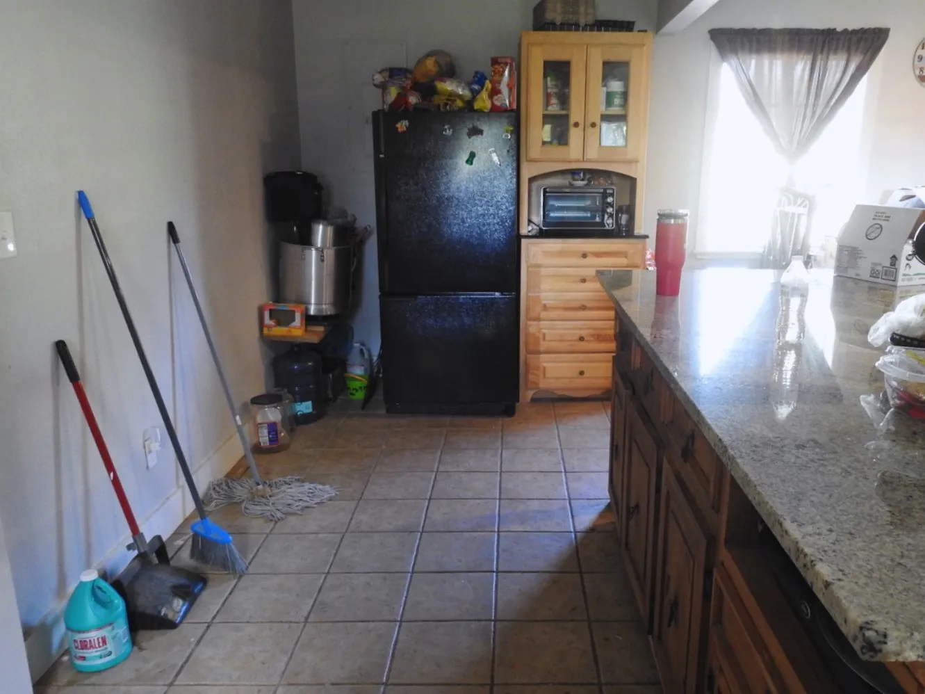 Single Family Residence For Sale in Hunt County , 7961 Telegraph Road, Quinlan, Texas 75474, 1 Bedroom, 1 Bathroom, Garage spaces, 1,040 Sqft, built in 1980, Price $265,000, mls#21345078, Real Estate Agent in Quinlan, Homes For Sale in Hunt county, Homes For Sale in Quinlan, Realtor in Quinlan Texas, Real Estate Brokerage Independent Realty Texas, Luminita Cordes Realtor